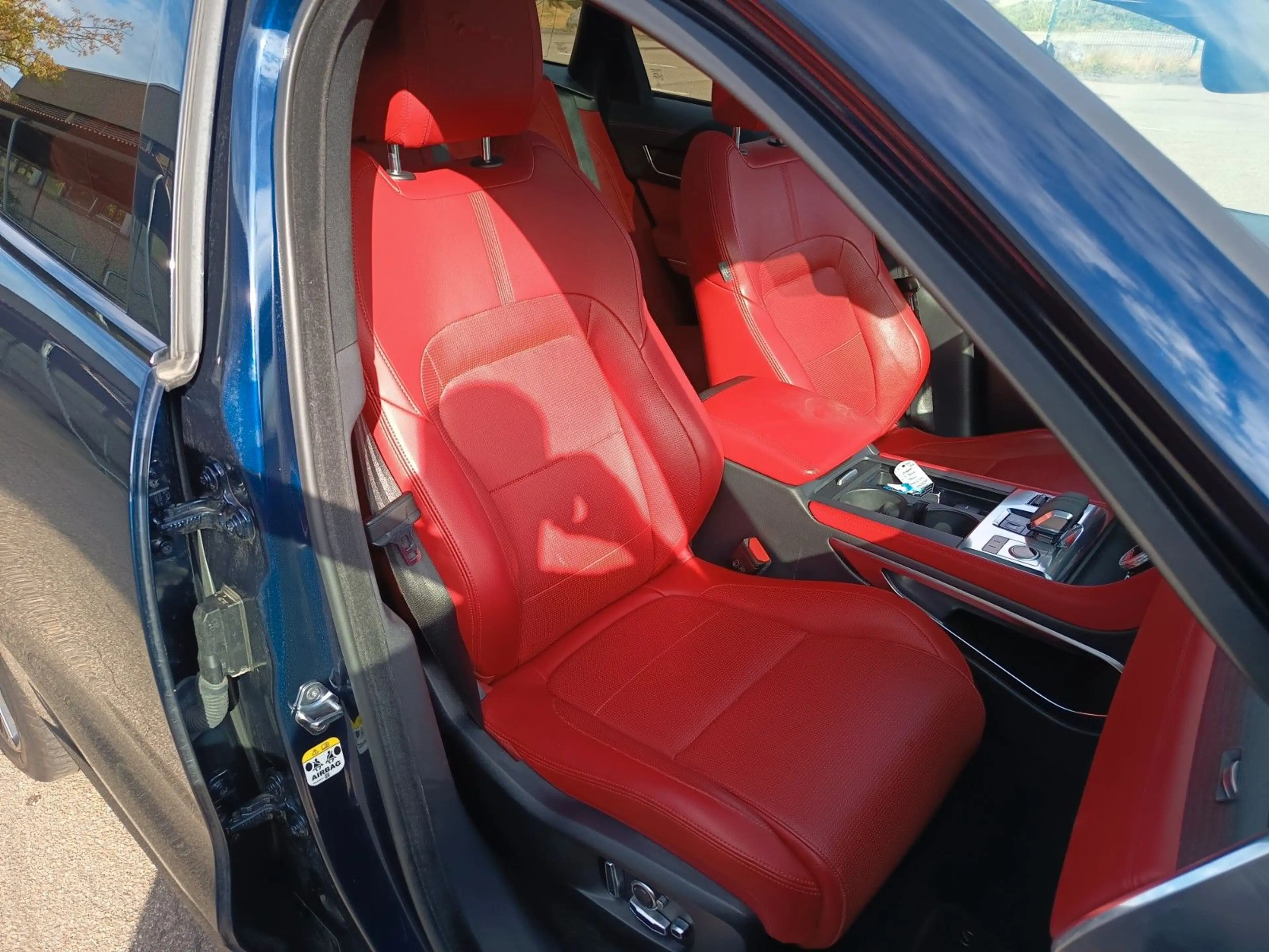 Jaguar F-Pace F-PACE R-Dynamic SE AWD — photo 11