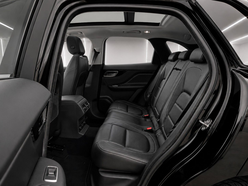 Jaguar F-Pace R-Sport AWD *Bi-Xenon*Pano*Meridian* — photo 4