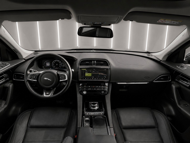 Jaguar F-Pace R-Sport AWD *Bi-Xenon*Pano*Meridian* — photo 2