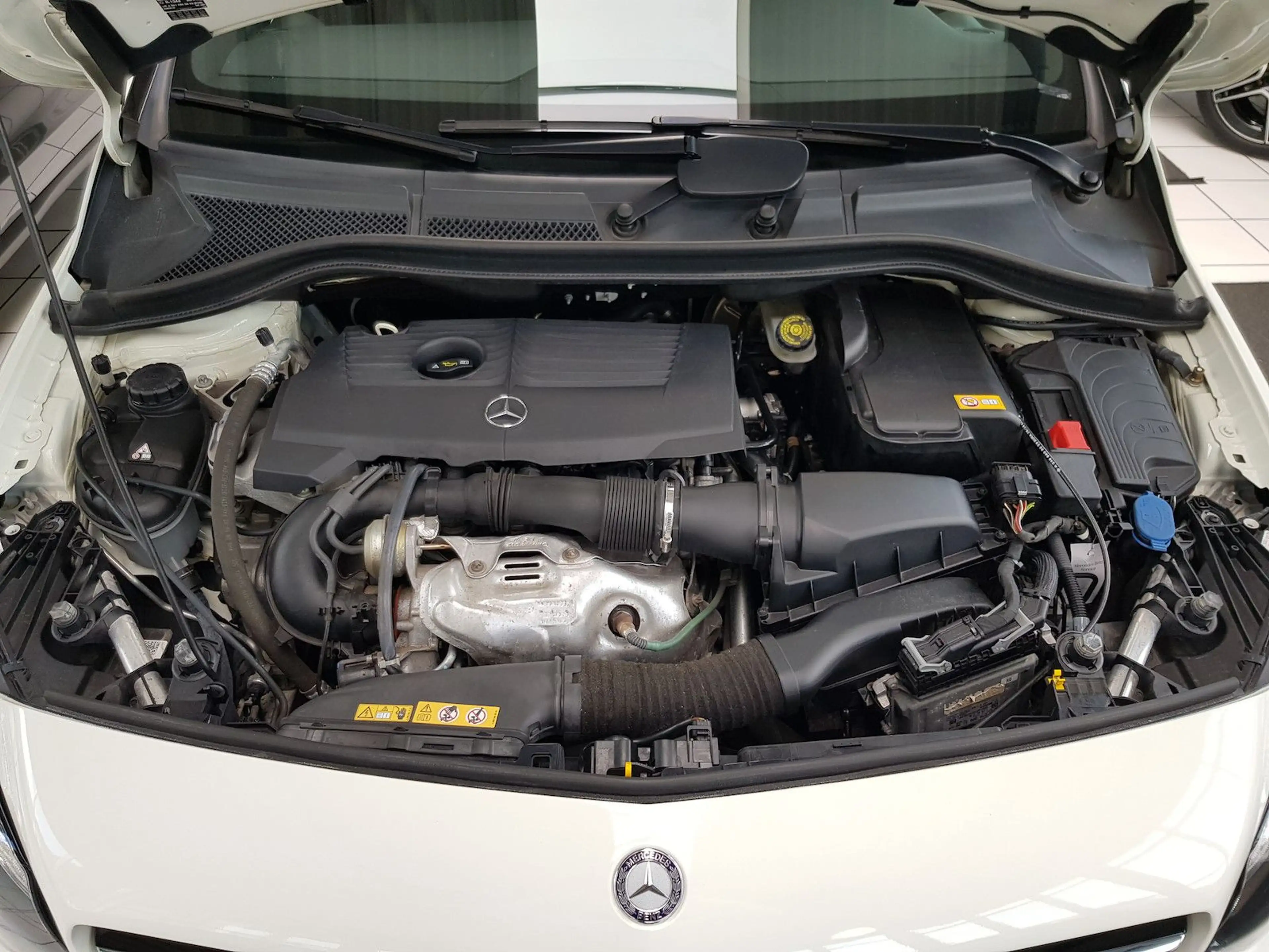 Mercedes-Benz B 180 URBAN LED NAVI NIGHT PTS SHZ TOTWINKEL — photo 14