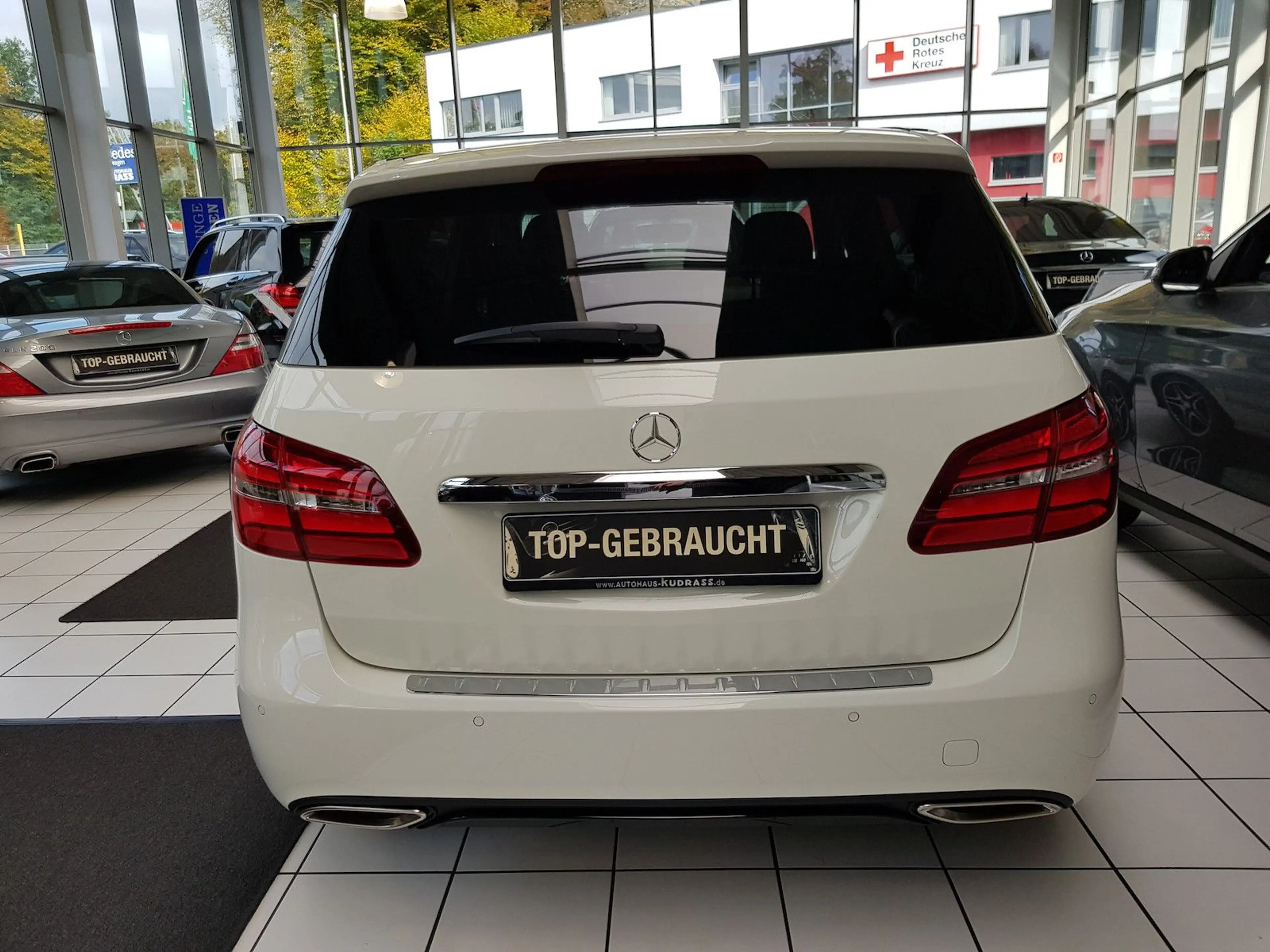 Mercedes-Benz B 180 URBAN LED NAVI NIGHT PTS SHZ TOTWINKEL — photo 13