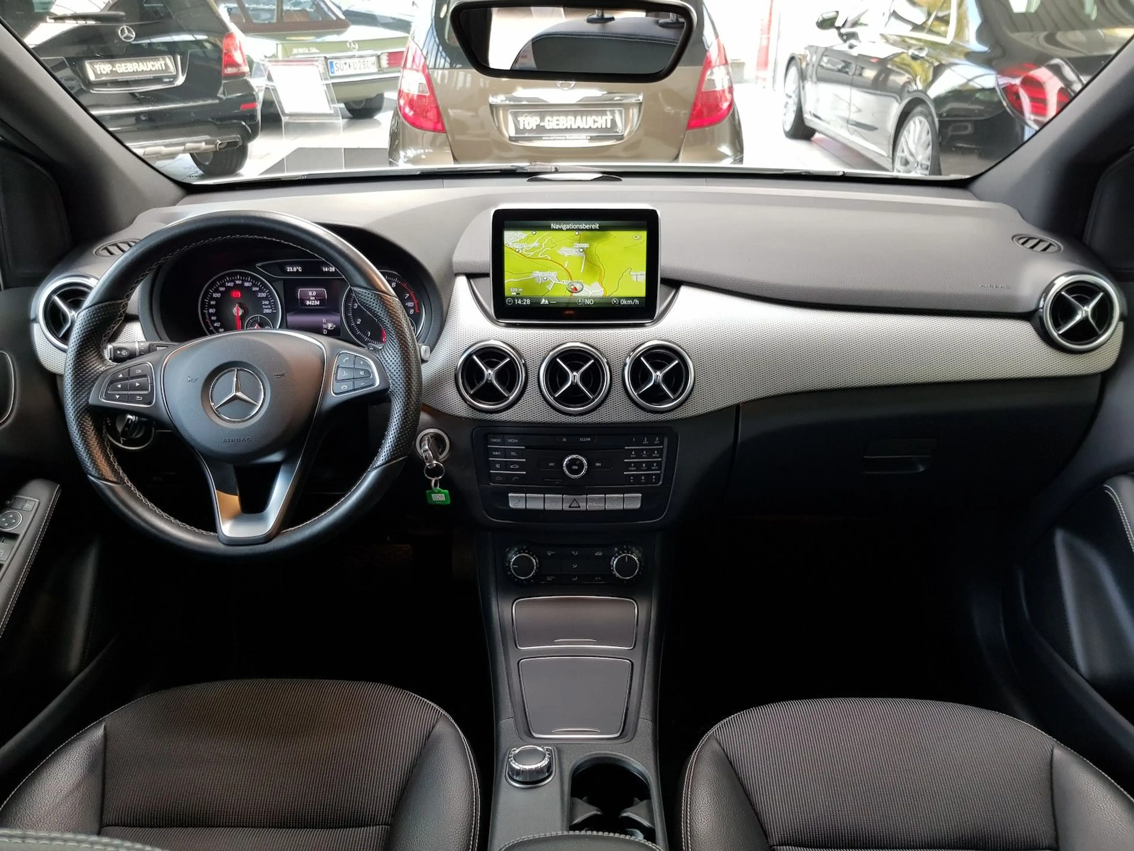 Mercedes-Benz B 180 URBAN LED NAVI NIGHT PTS SHZ TOTWINKEL — photo 11