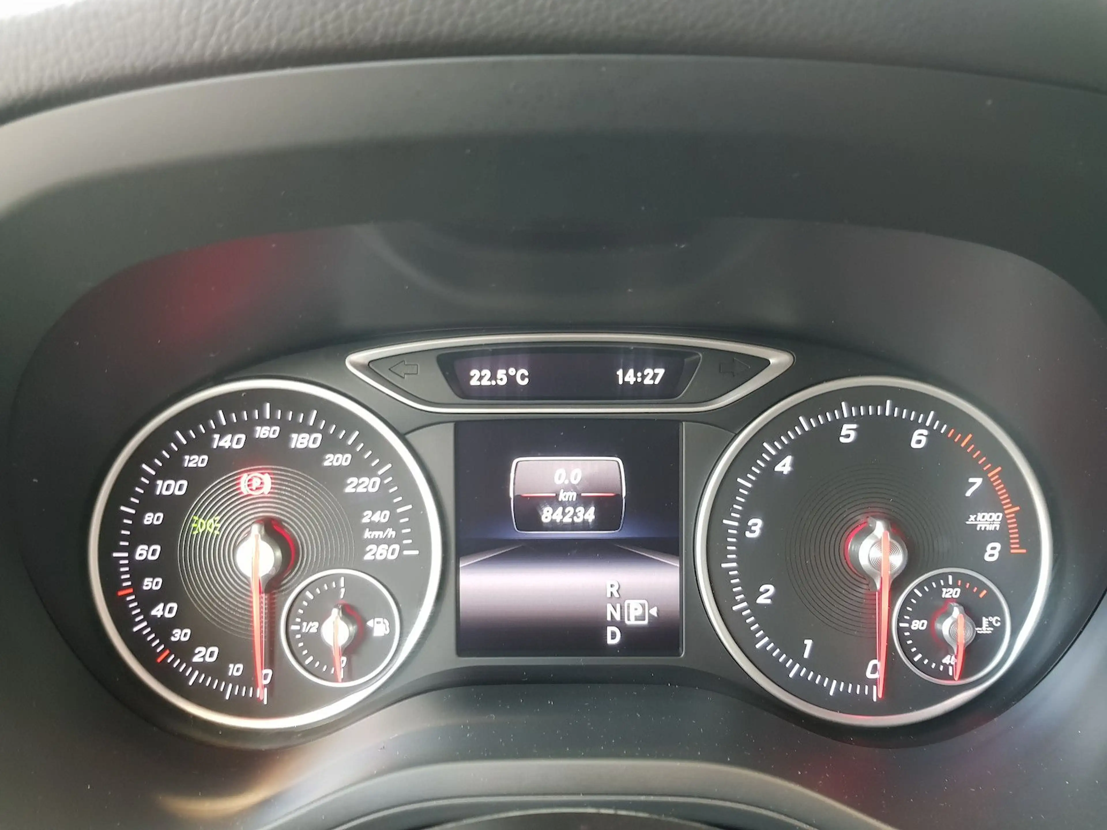 Mercedes-Benz B 180 URBAN LED NAVI NIGHT PTS SHZ TOTWINKEL — photo 8