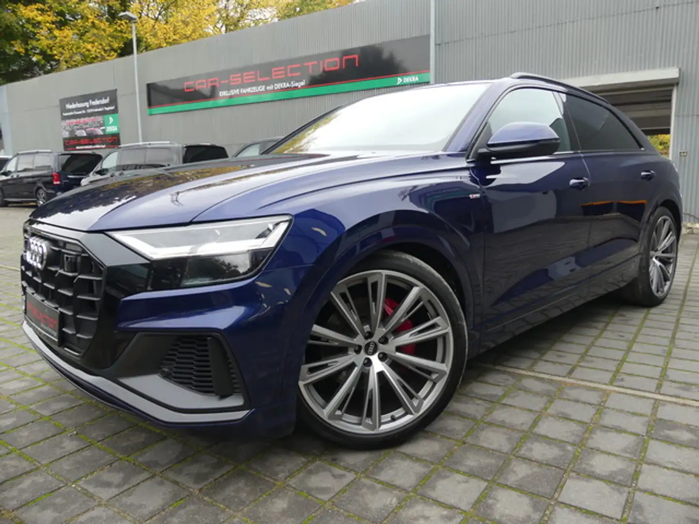 Audi Q8 55 TFSI Quattro S Line 23ZOLL/MATRIX/HEADUP/SOFT Blau - 2