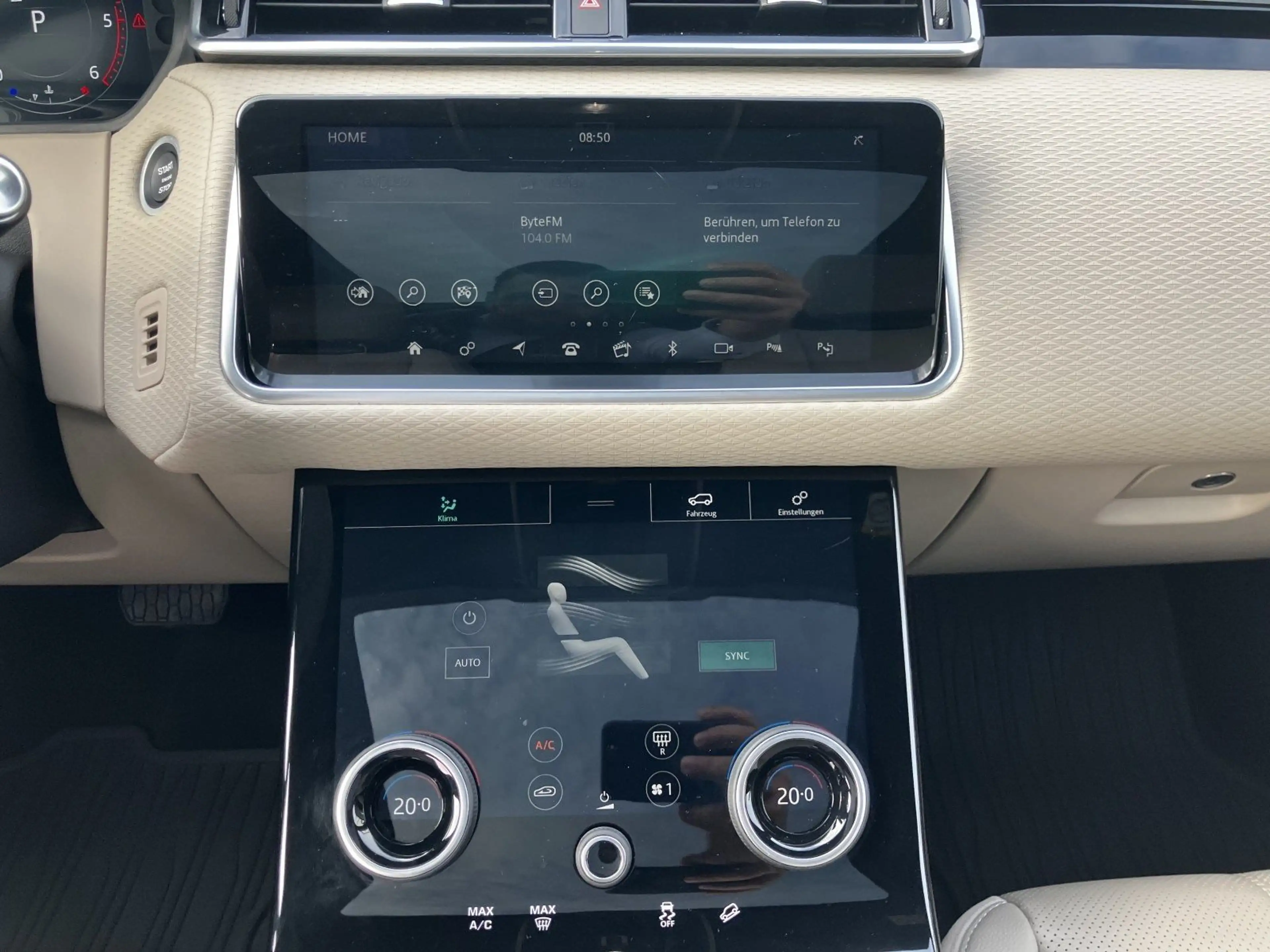 Land Rover Range Rover Velar 3.0 PANO*LEDER*NAVI*RFK — photo 14