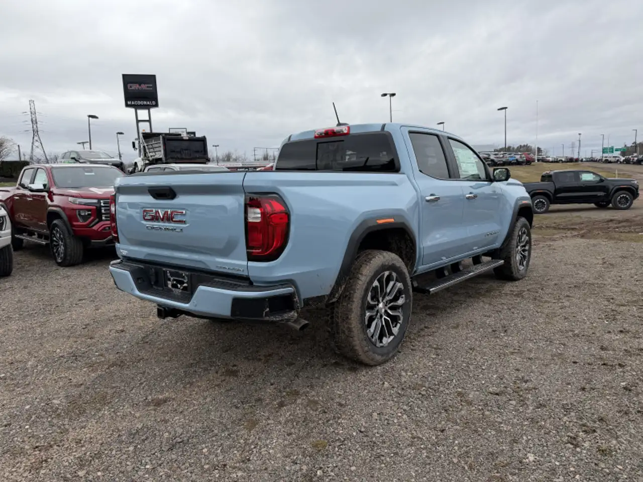GMC Canyon снимка GMC Canyon