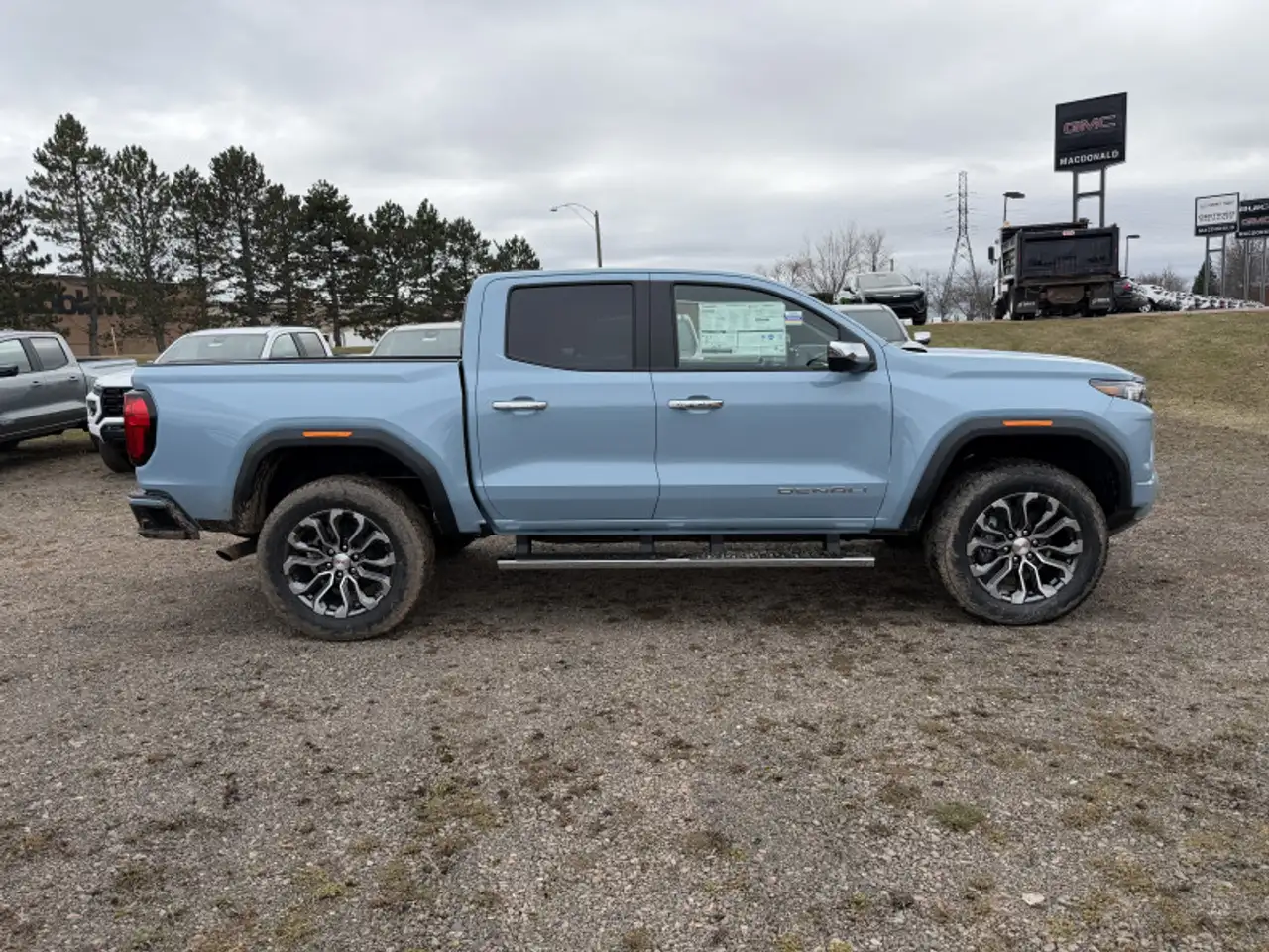 GMC Canyon снимка GMC Canyon