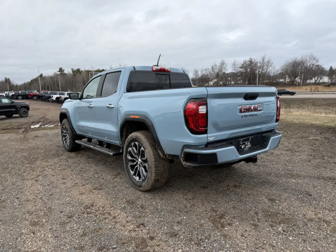 GMC Canyon снимка GMC Canyon