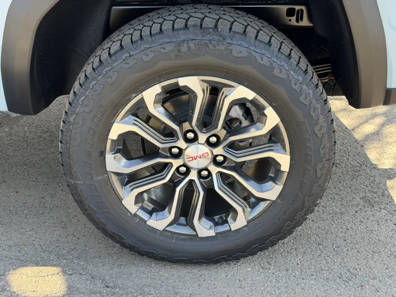 GMC Canyon снимка GMC Canyon