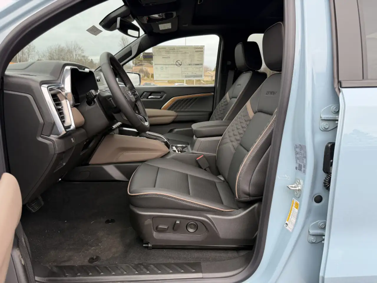 GMC Canyon снимка GMC Canyon