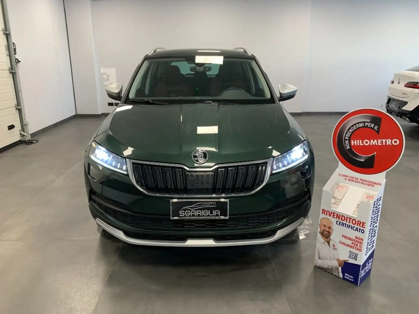 Skoda Karoq 2.0 TDI DSG Scout StraFull Automatico Verde - 2
