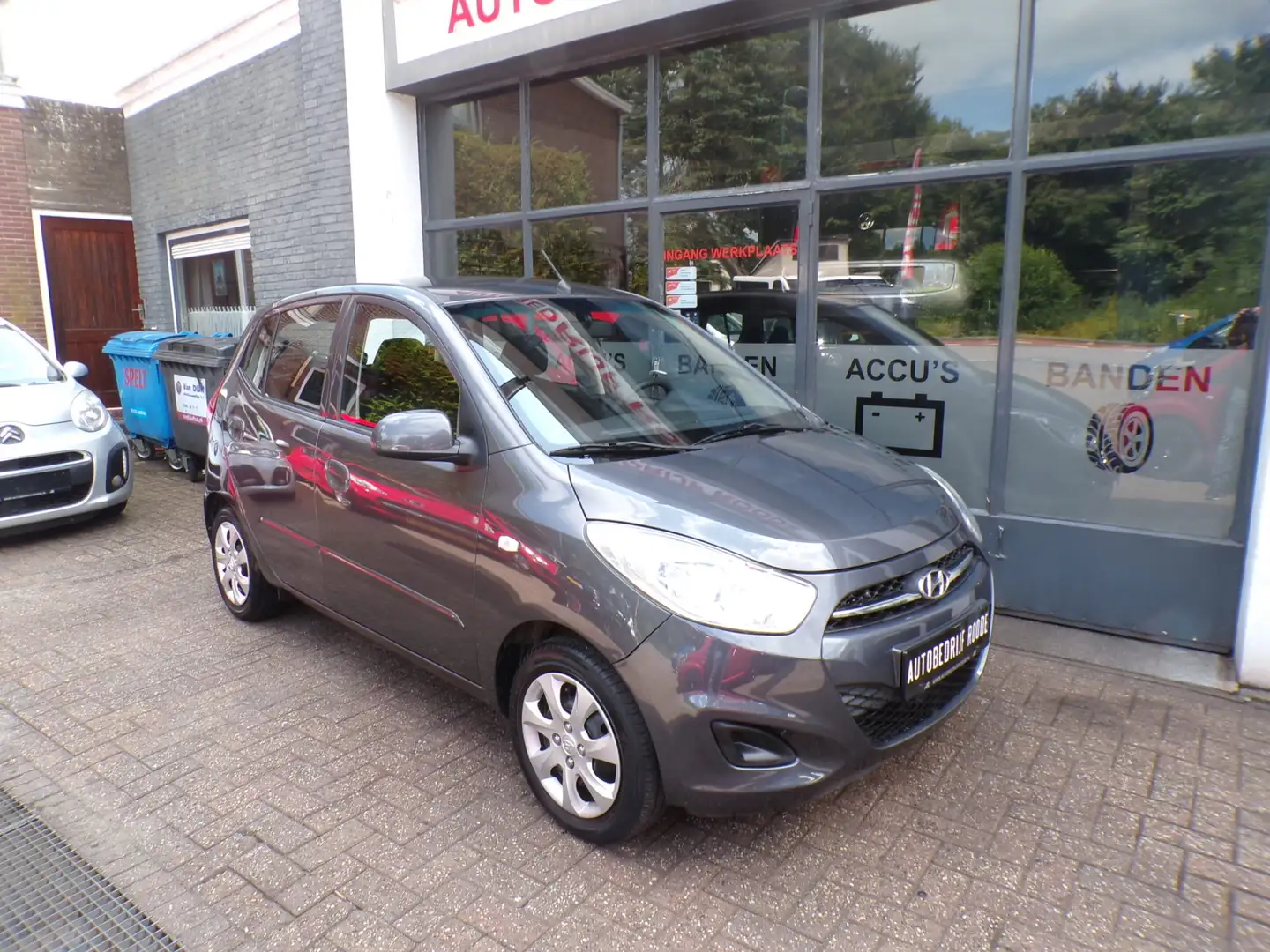 Hyundai i10 1.1 Dynamic Cool AUTOMAAT,AIRCO,ZEER MOOI !! ""ZON Grijs - 2