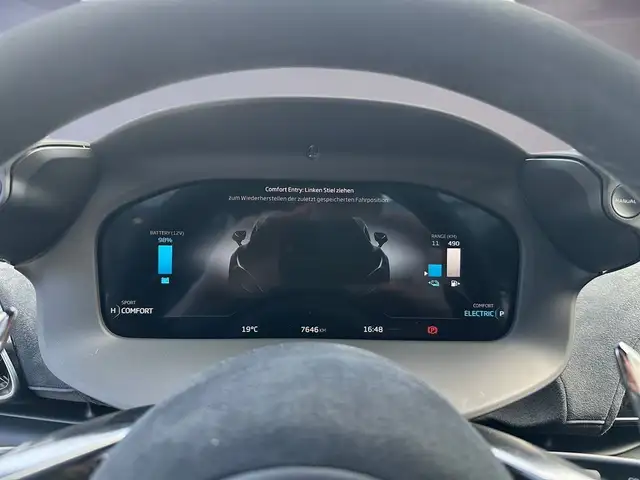 McLaren Artura Artura Coupe / Supernova Silver / B&W / Front Lift Ansicht 12