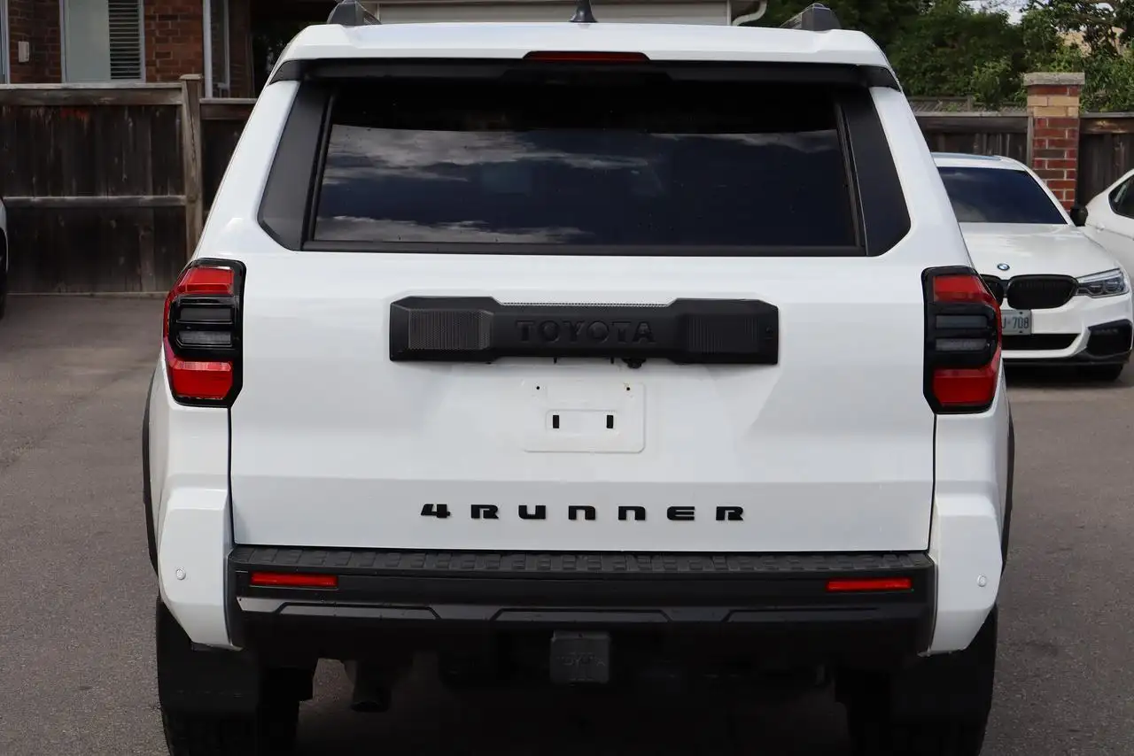 Toyota 4-Runner снимка Toyota 4-Runner