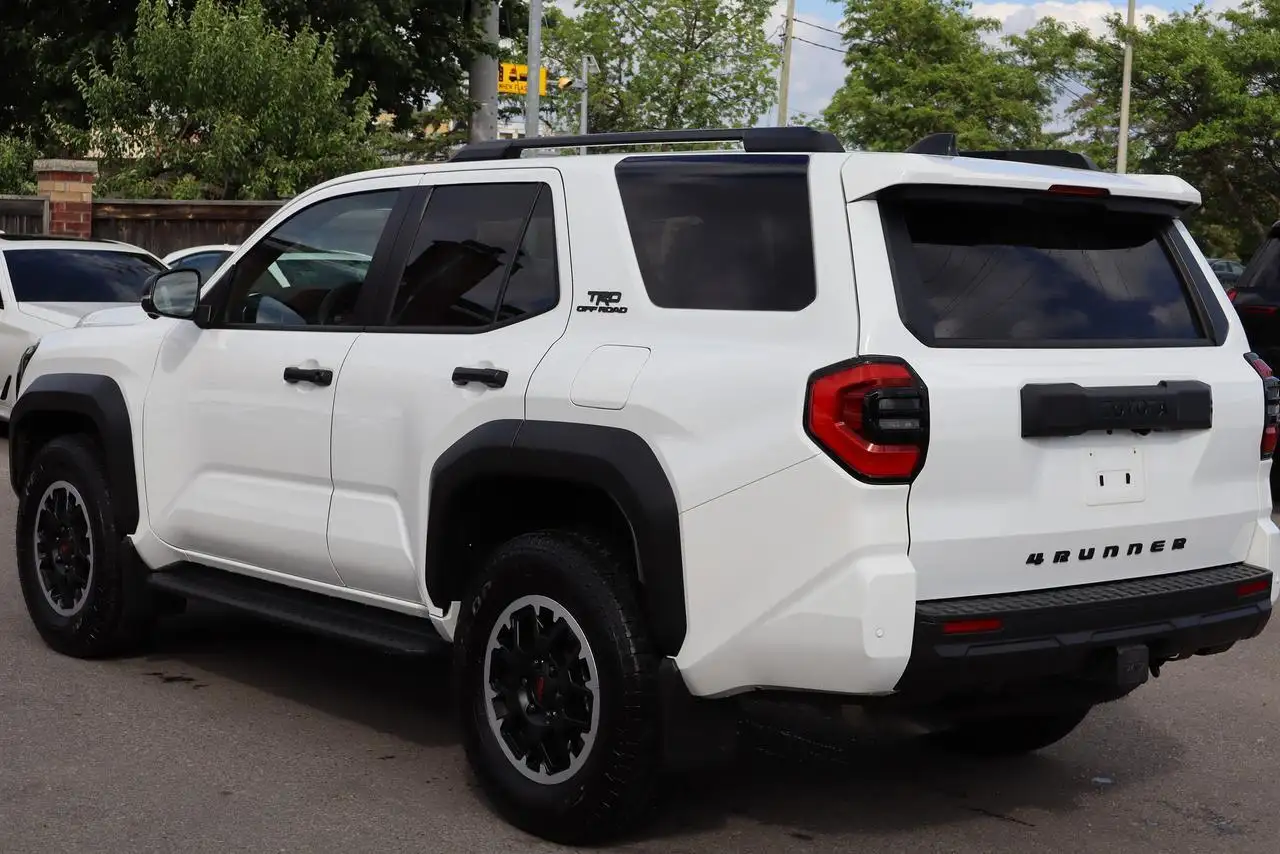 Toyota 4-Runner снимка Toyota 4-Runner