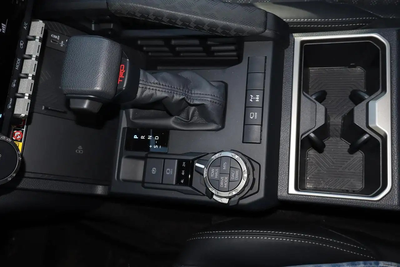 Toyota 4-Runner снимка Toyota 4-Runner