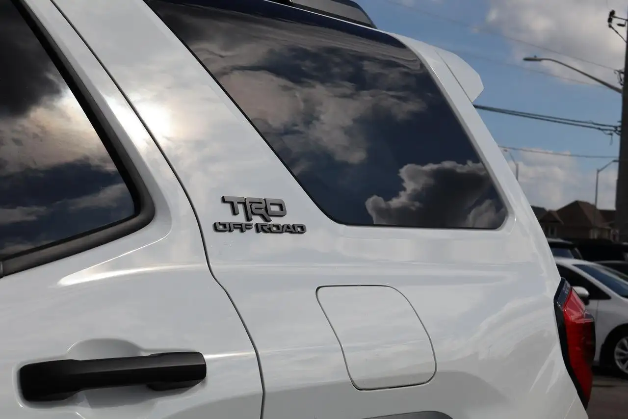 Toyota 4-Runner снимка Toyota 4-Runner