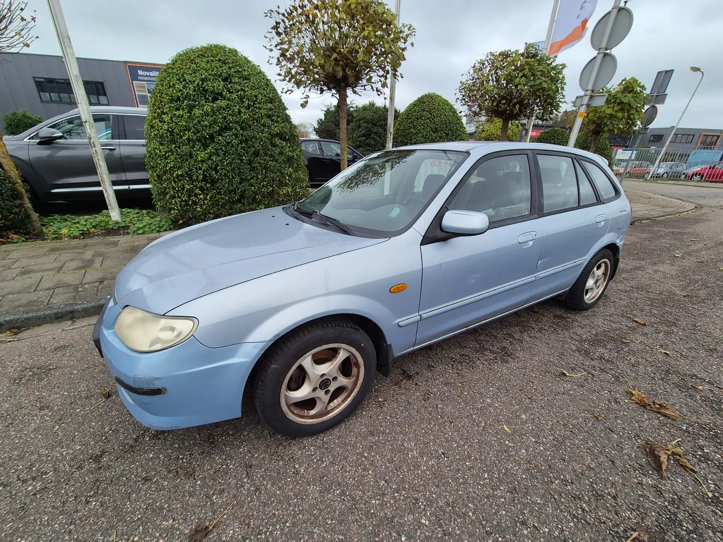 Mazda 323 323 1.6i Touring - 1
