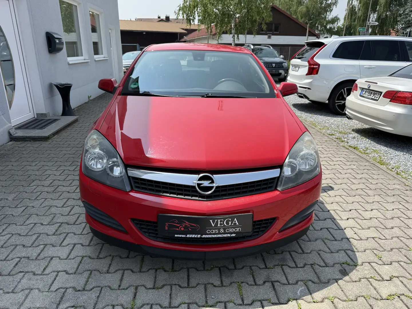 Opel Astra Edition GTC 1.6i KLIMA ZV PDC TEMP MFL Rot - 2