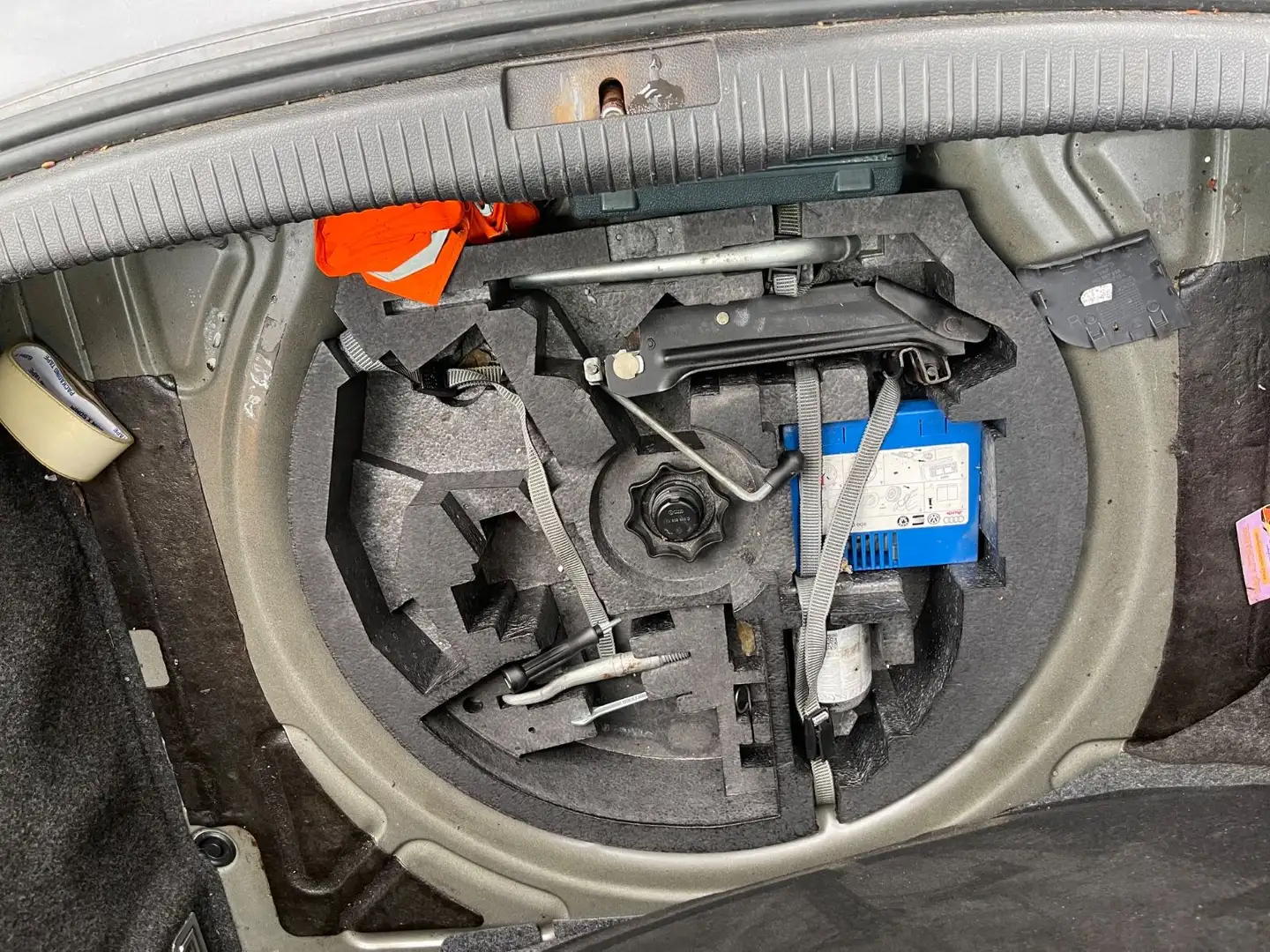 Volkswagen Golf V Lim. Trendline Schwarz - 2