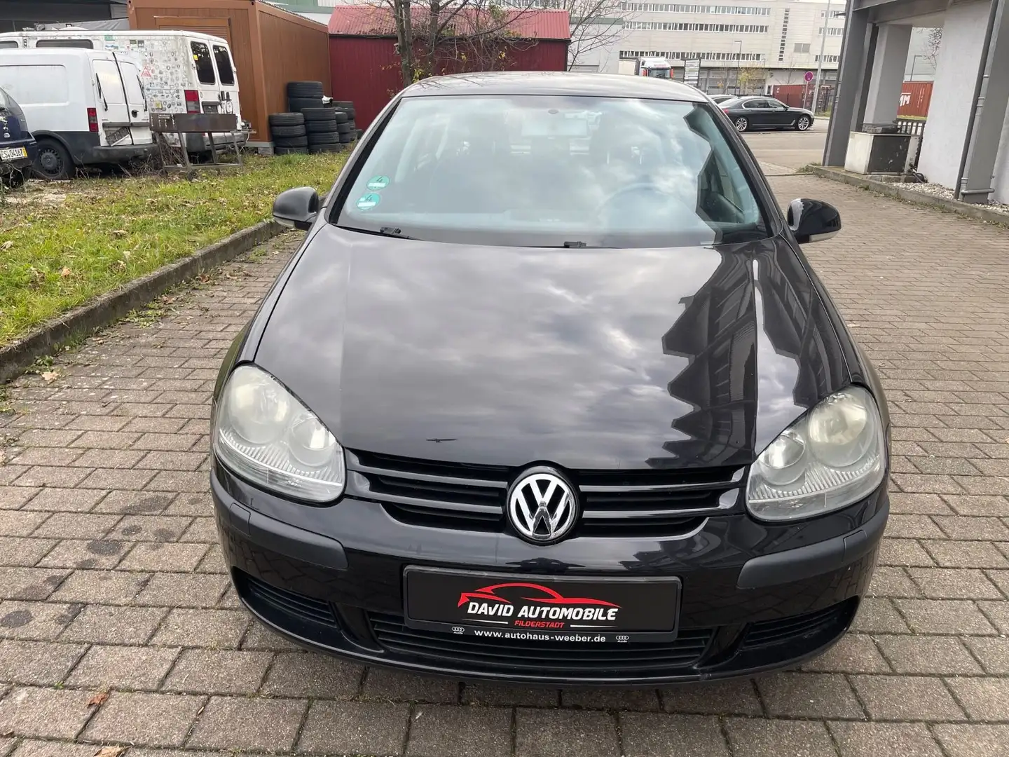 Volkswagen Golf V Lim. Trendline Schwarz - 1