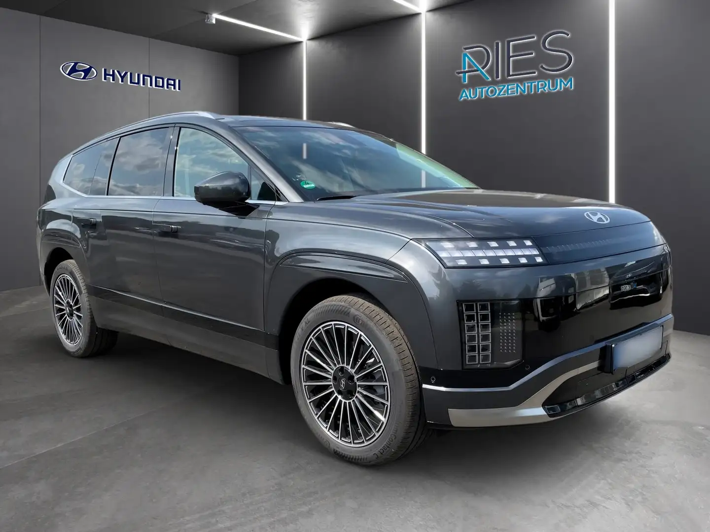 Hyundai IONIQ 9 110 kWh UNIQ 360*HUD*KlimaA*LED*Leder*SD Grigio - 2