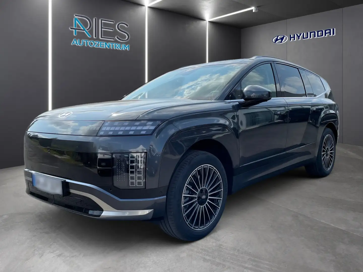 Hyundai IONIQ 9 110 kWh UNIQ 360*HUD*KlimaA*LED*Leder*SD Grigio - 1