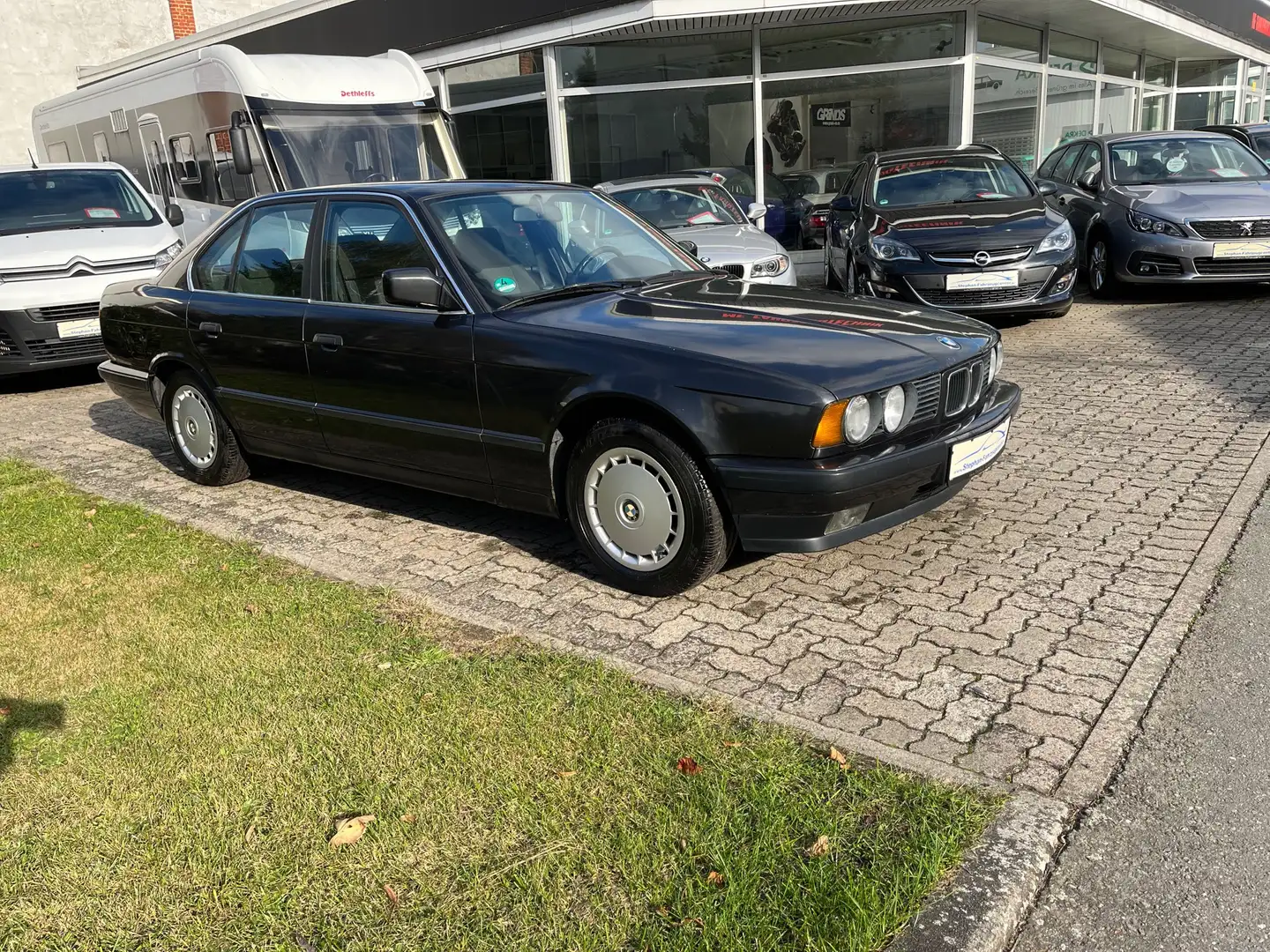 BMW 520 520i aus 1.Hand ,,Oldtimer“ im Original-Zustand Schwarz - 2