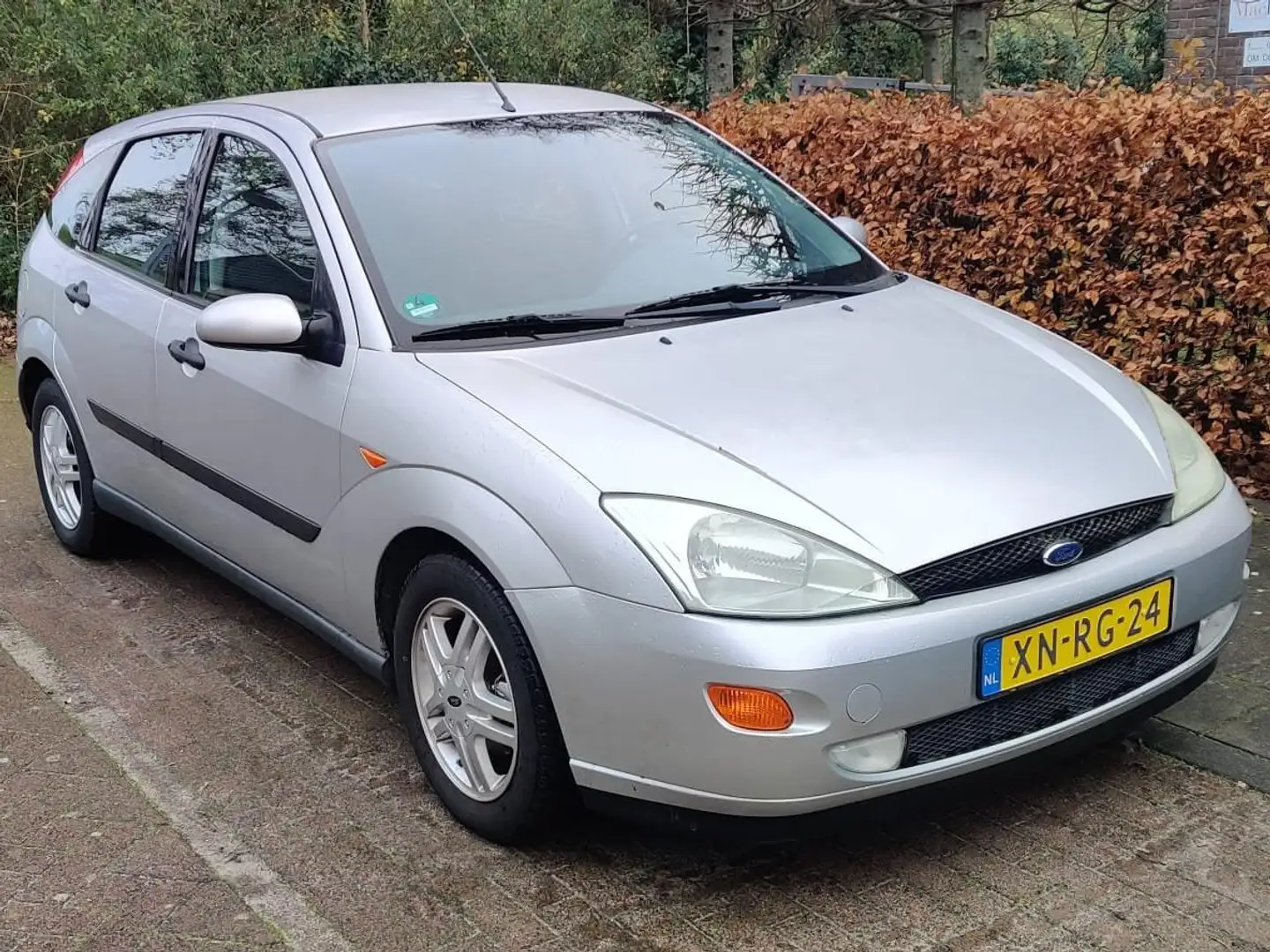 Ford Focus Focus 1.6-16V Ghia Zilver - 1
