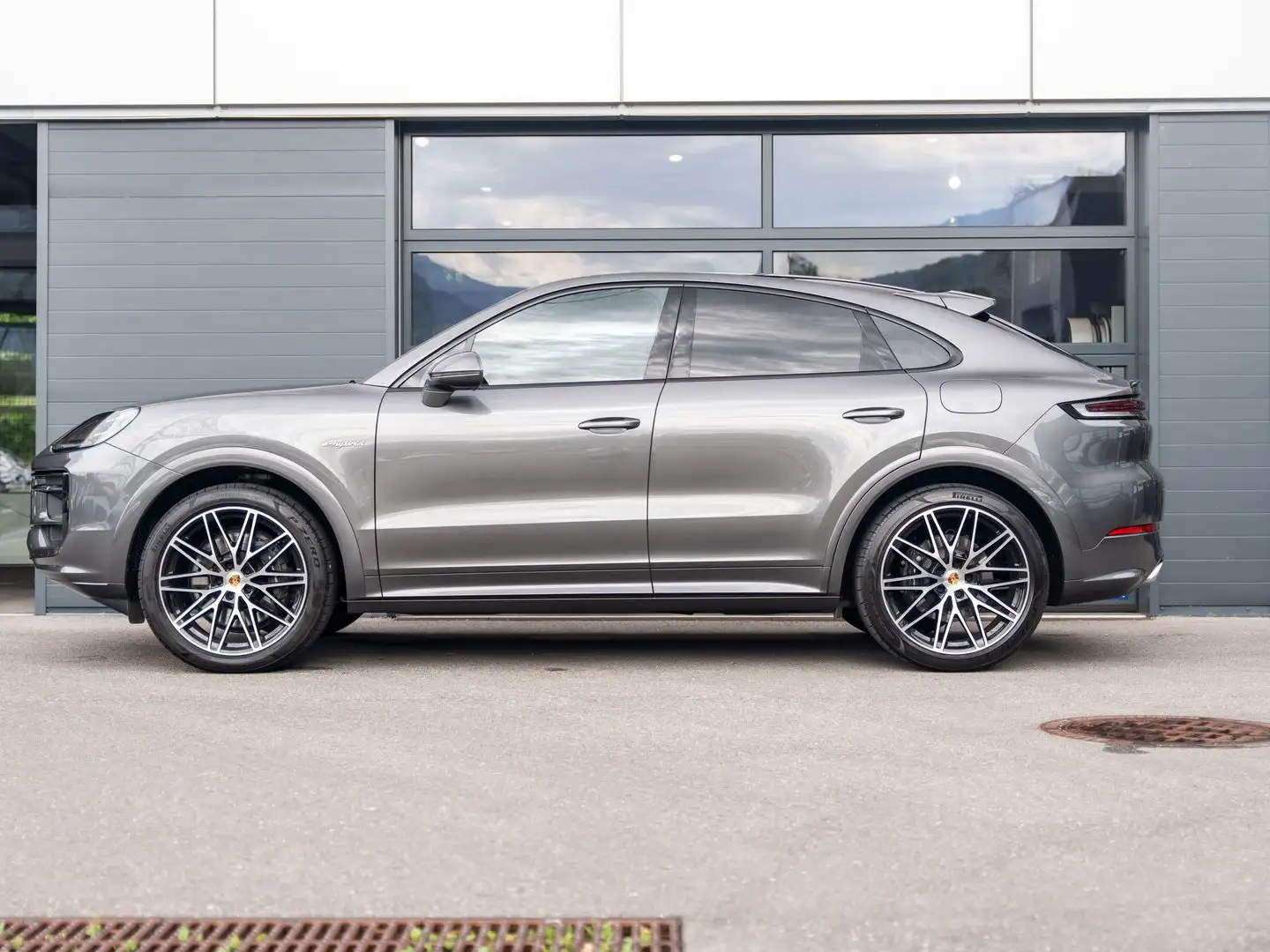 Porsche Cayenne E-Hybrid Coupé Grau - 2