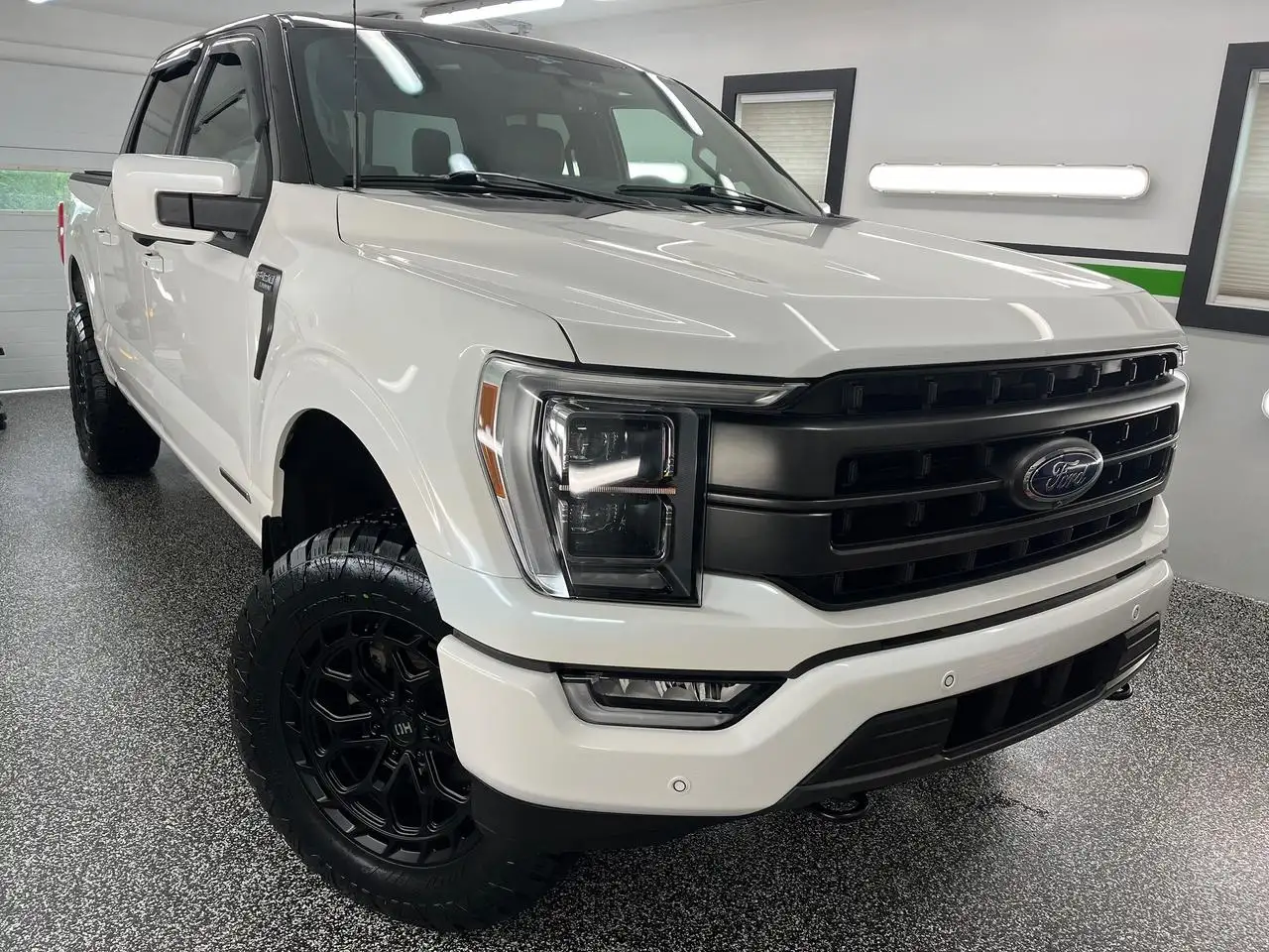 2023 Ford F 150 Lariat — photo 1