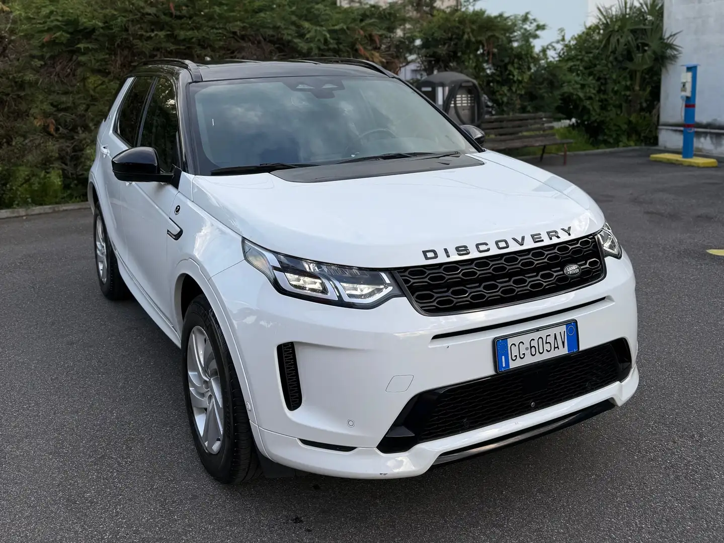 Land Rover Discovery Sport 5 anni di garanzia 2.0d mhev R-Dynamic awd 163cv Bianco - 2
