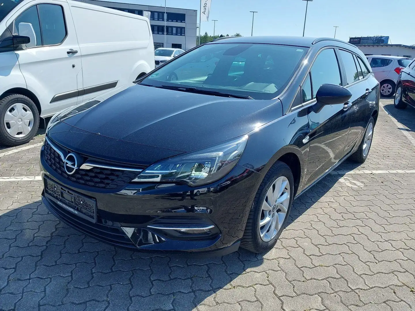 Opel Astra K Sports Tourer 1.2 Edition*LED*NAVI*KAMER Schwarz - 1