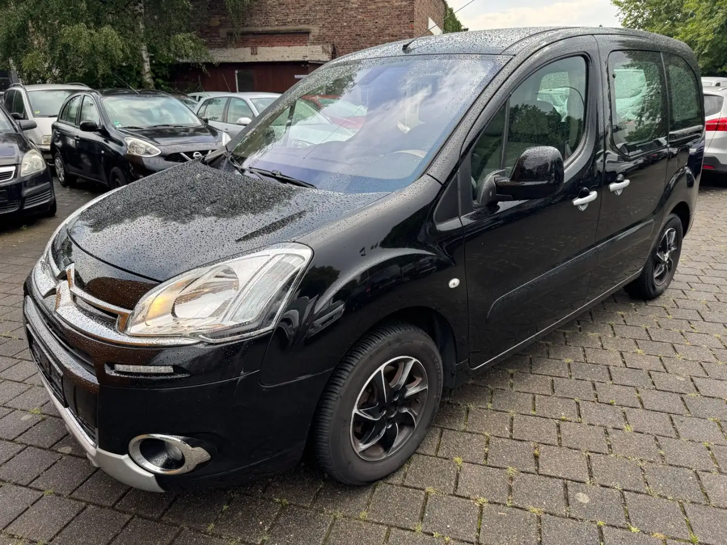 Citroen Berlingo 1.6 Kombi Selection TÜV 02/2026/LED/PDC Schwarz - 1