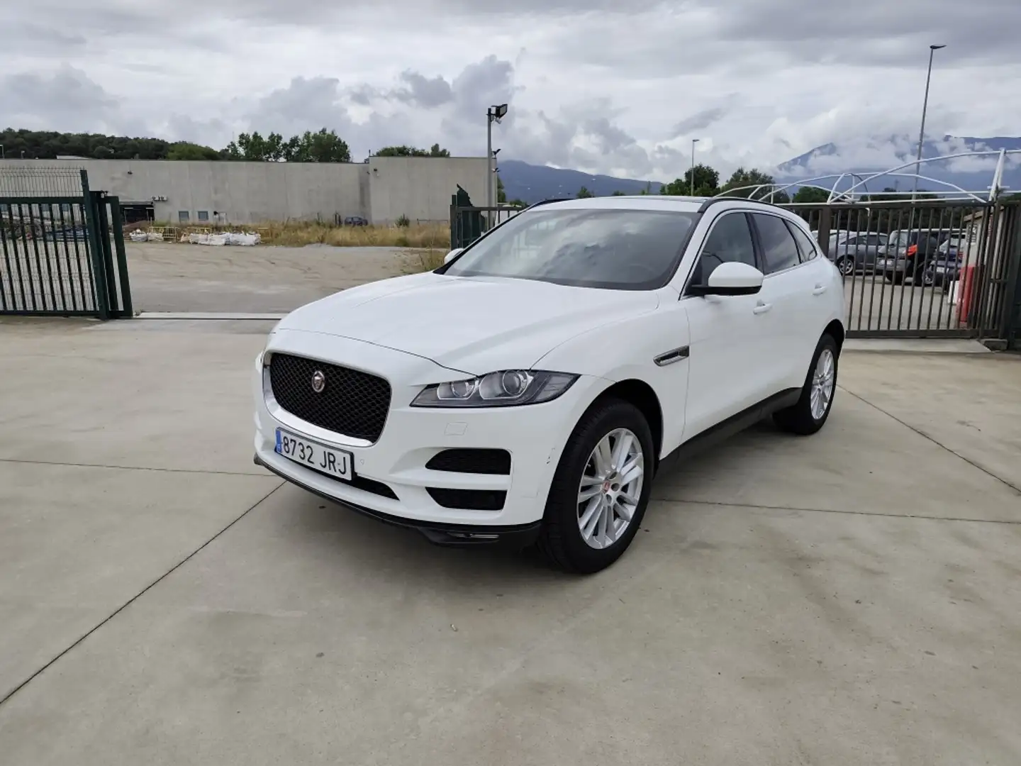 Jaguar F-Pace 2.0i4D R-Sport Aut. AWD 180 Blanco - 1