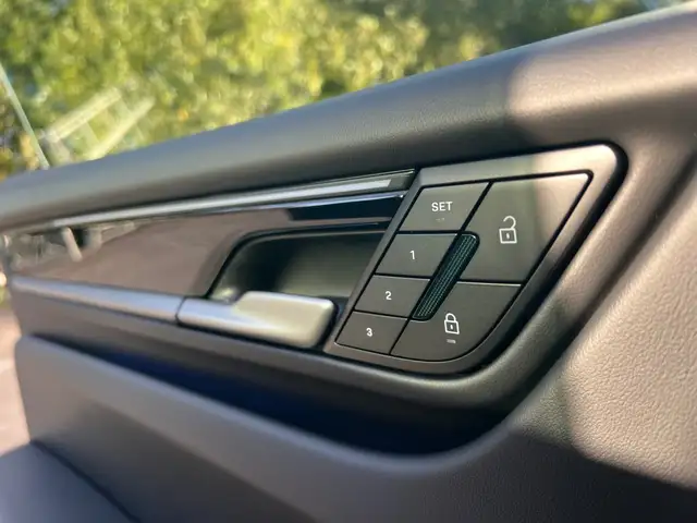 Porsche Macan 4 BOSE PANO 14 WEGE SITZE KAMERA SPORT CHRONO TOP! Ansicht 18