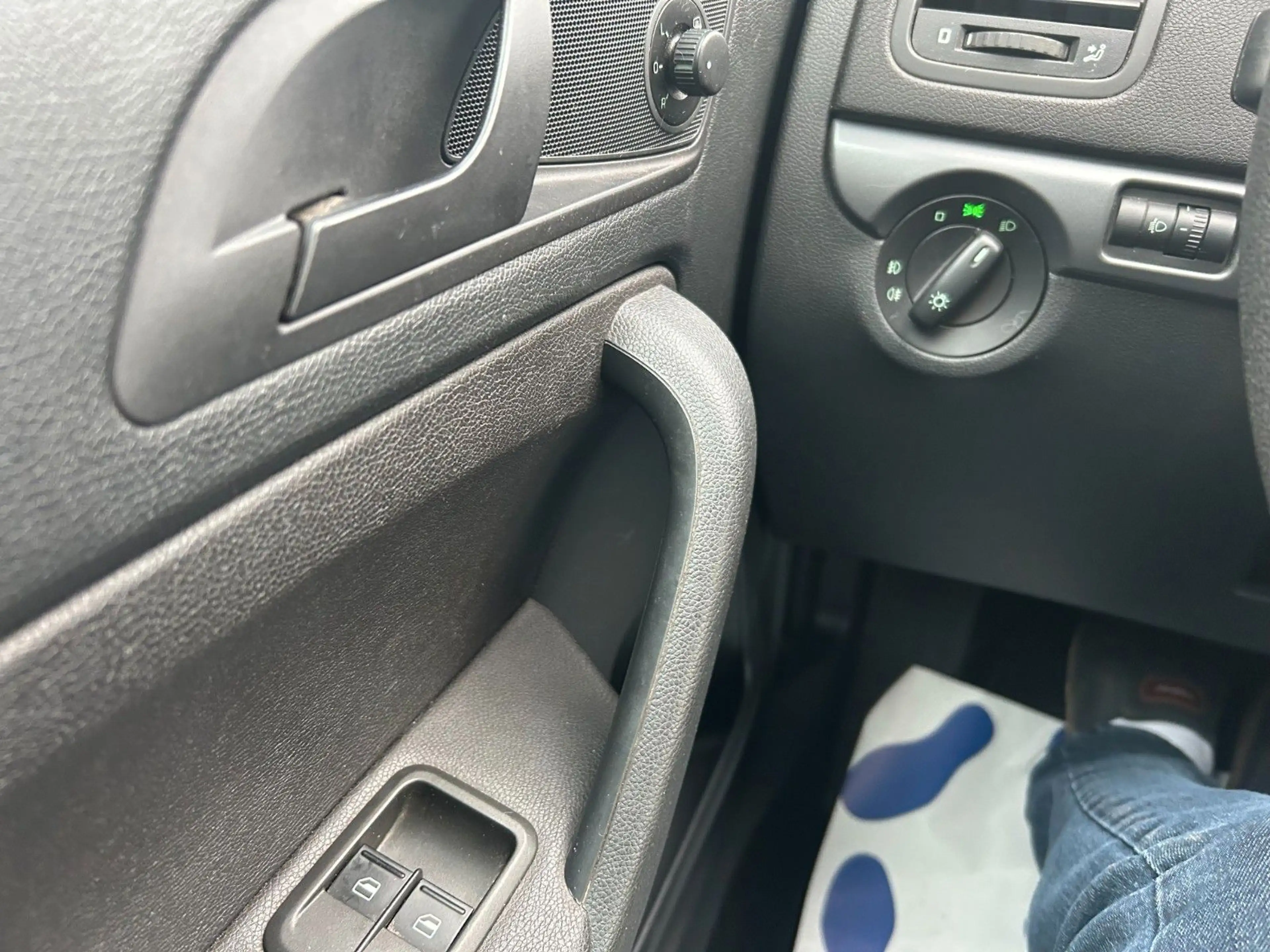 Skoda Yeti 2,0TDI Active Plus Edition AHK, Shz — photo 10
