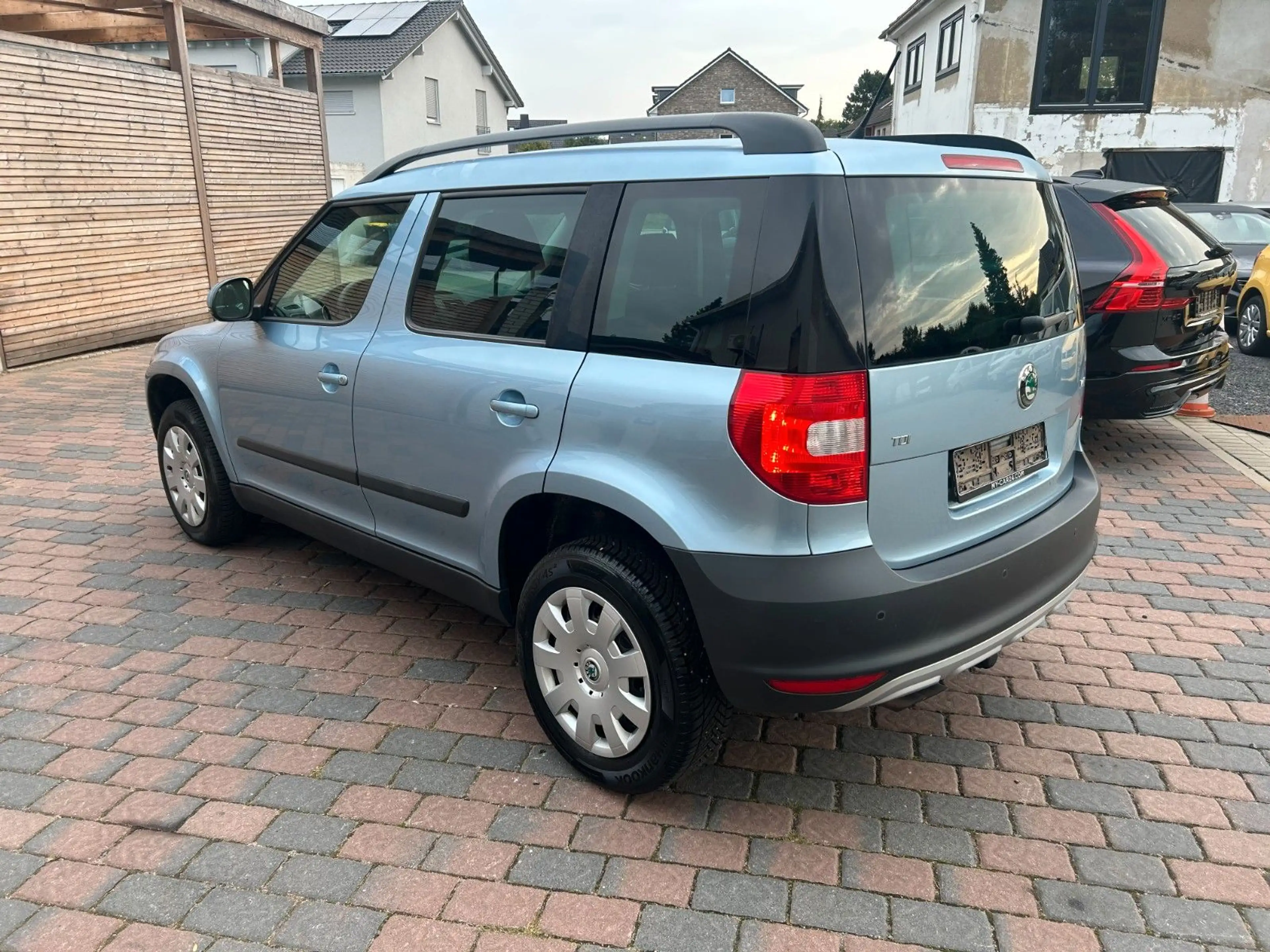 Skoda Yeti 2,0TDI Active Plus Edition AHK, Shz — photo 4