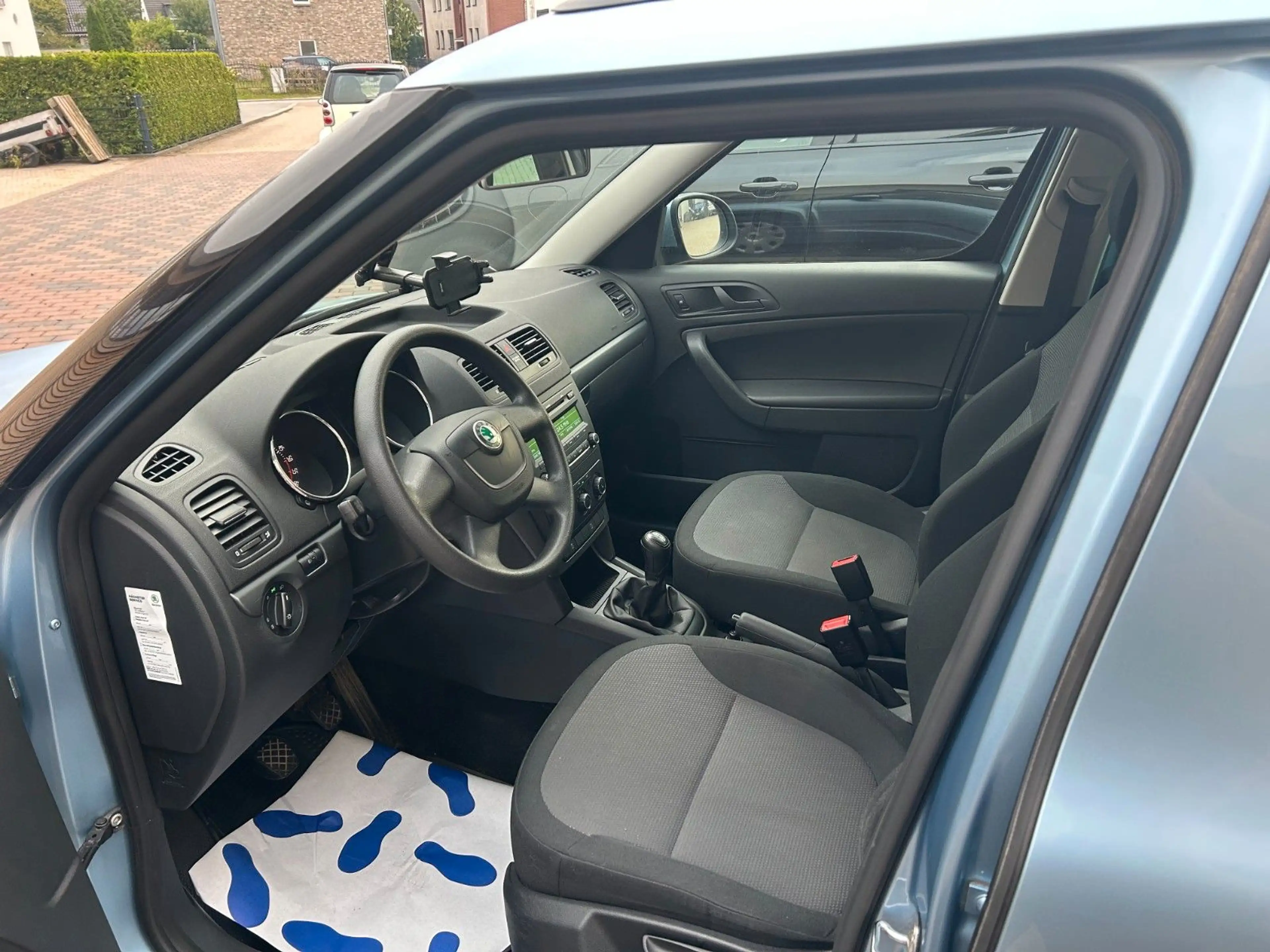 Skoda Yeti 2,0TDI Active Plus Edition AHK, Shz — photo 11