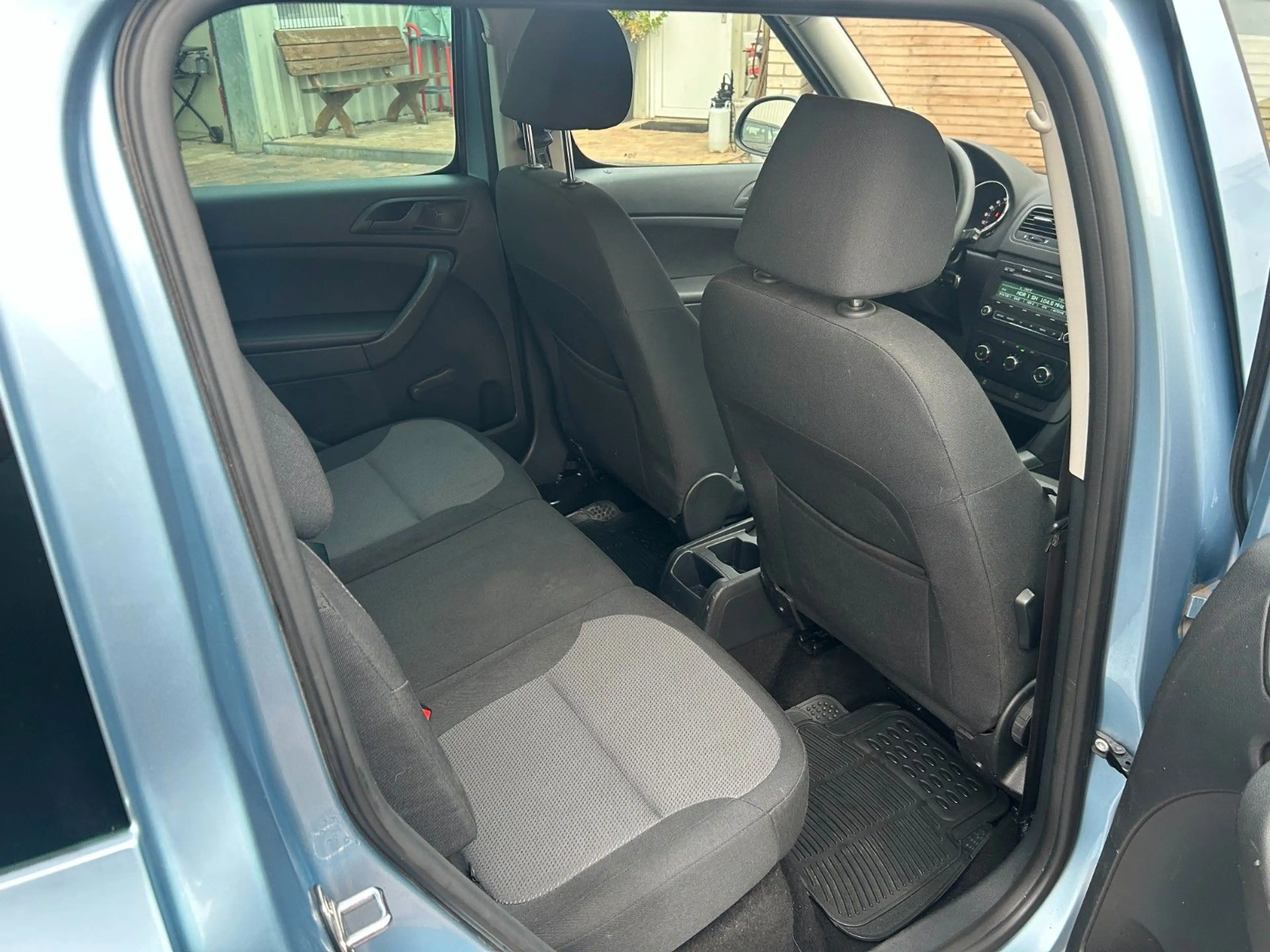 Skoda Yeti 2,0TDI Active Plus Edition AHK, Shz — photo 13