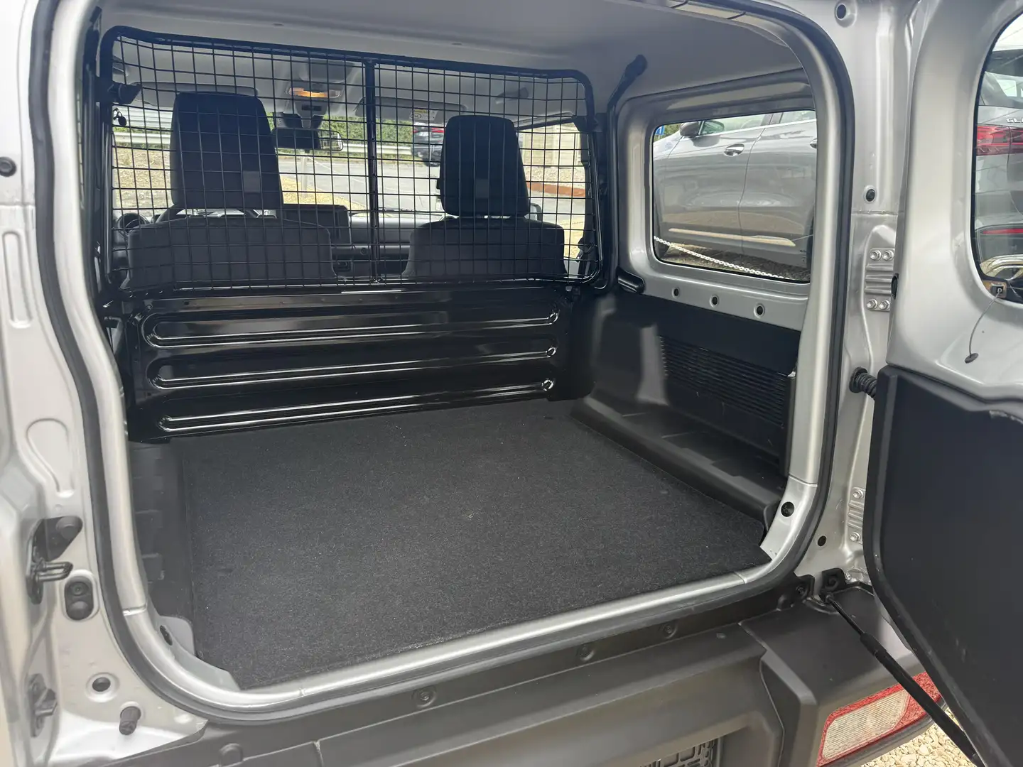Suzuki Jimny Jimny 1.5 ALLGRIP NIEUW,NAVI,CAM,LICHTE VRACHT Argent - 2