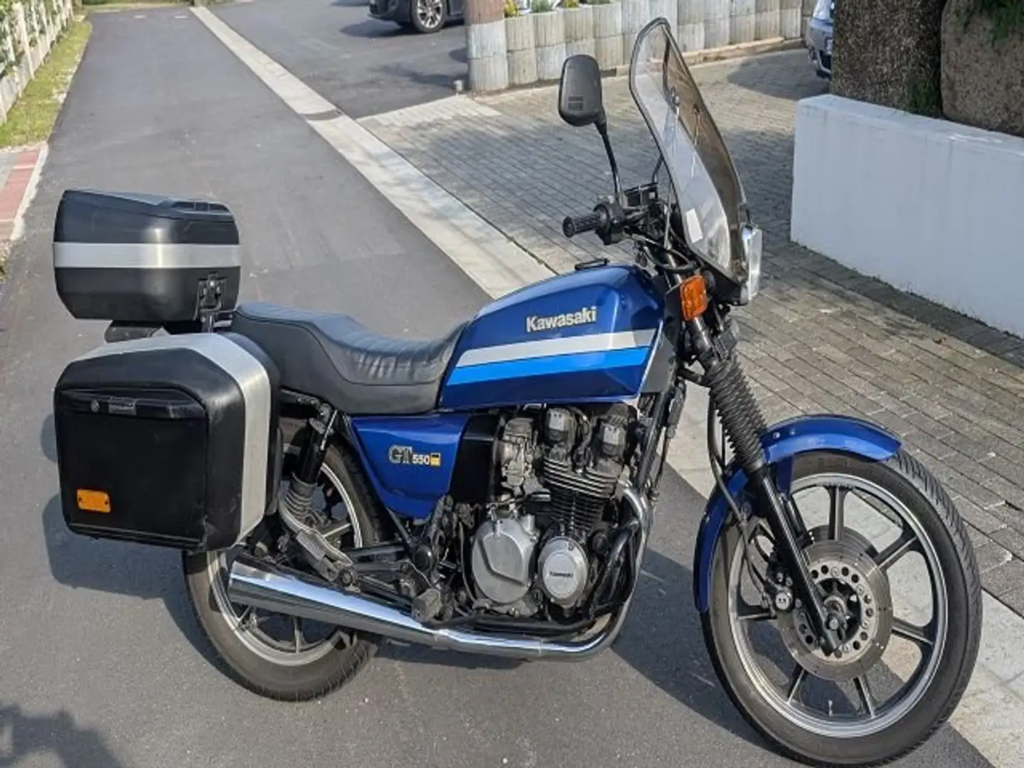 Kawasaki GT 550 Tourer Blauw - 2