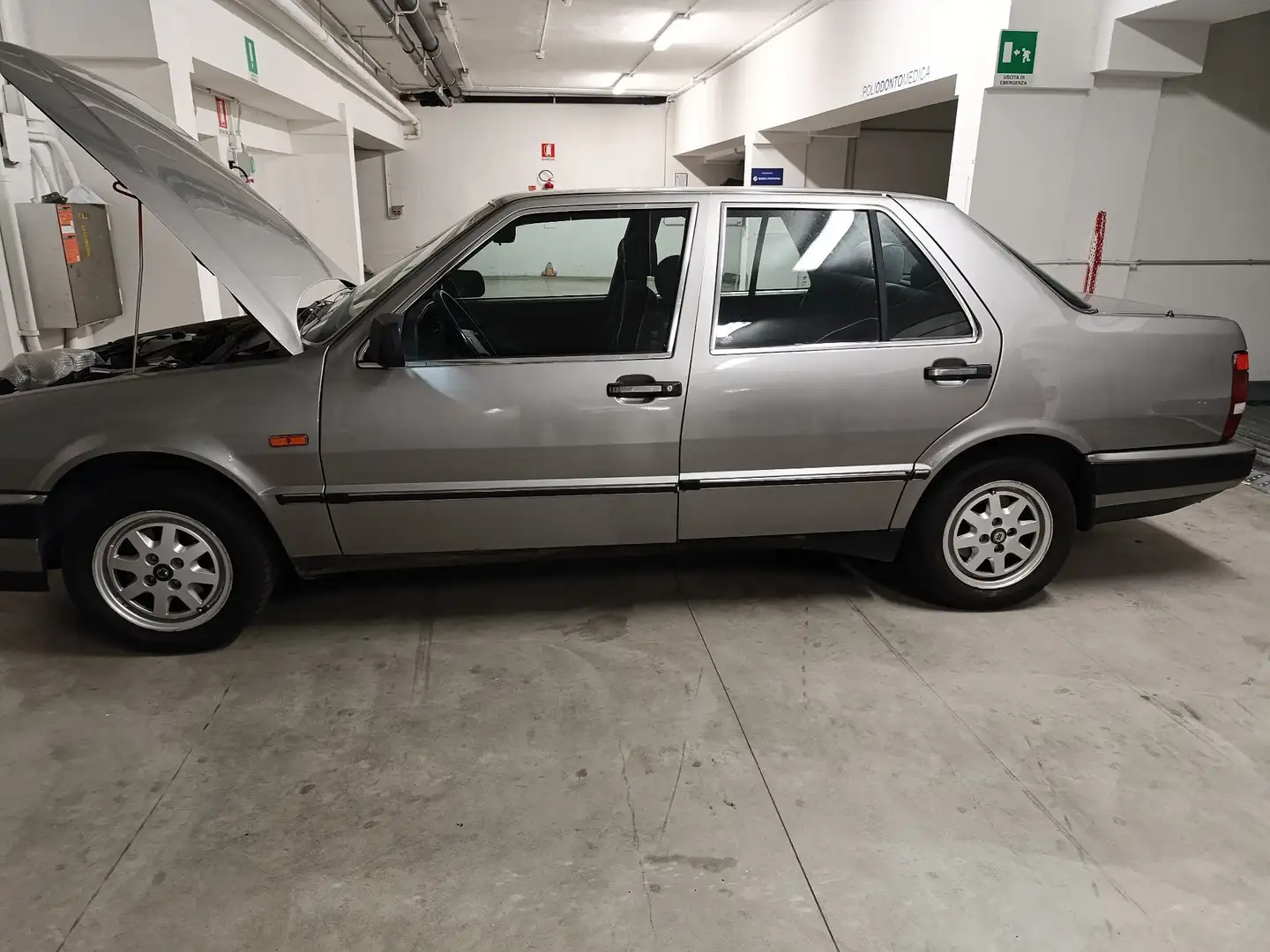 Lancia Thema 2.0 ie Blue - 2