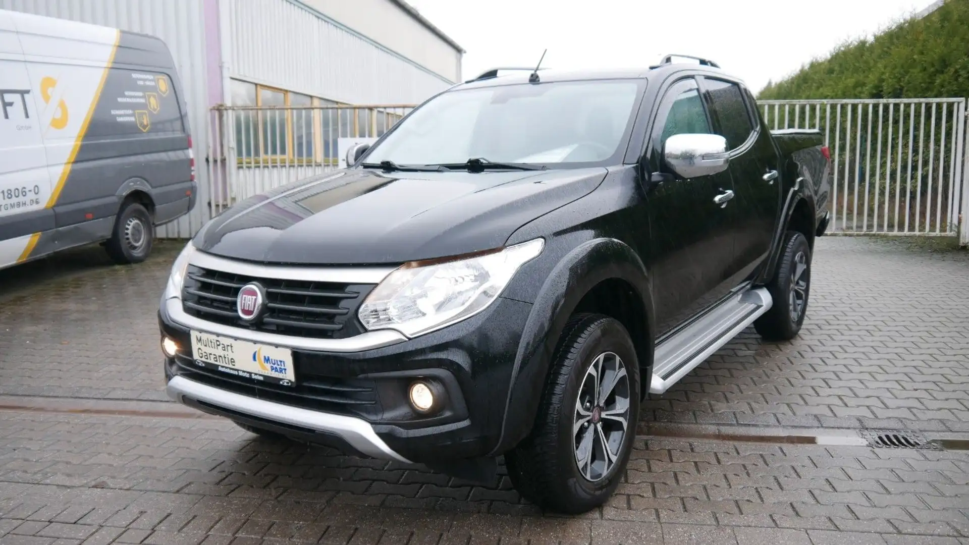 Fiat Fullback 4x4 2.4 MultiJet, Double Cab Schwarz - 1