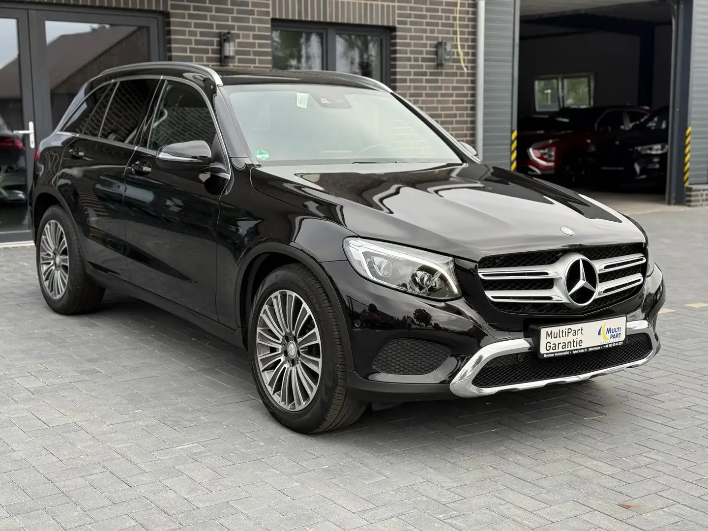 Mercedes-Benz GLC 250 4Matic*Leder*Panorama*Kamera*1Hand*Navi* Schwarz - 1