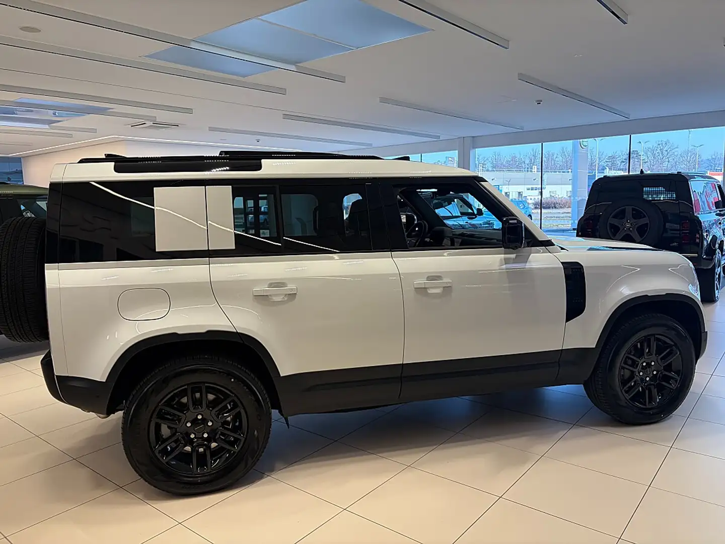 Land Rover Defender 110 P300e PHEV AWD S Aut. // Schiebedach // Bla... Weiß - 2