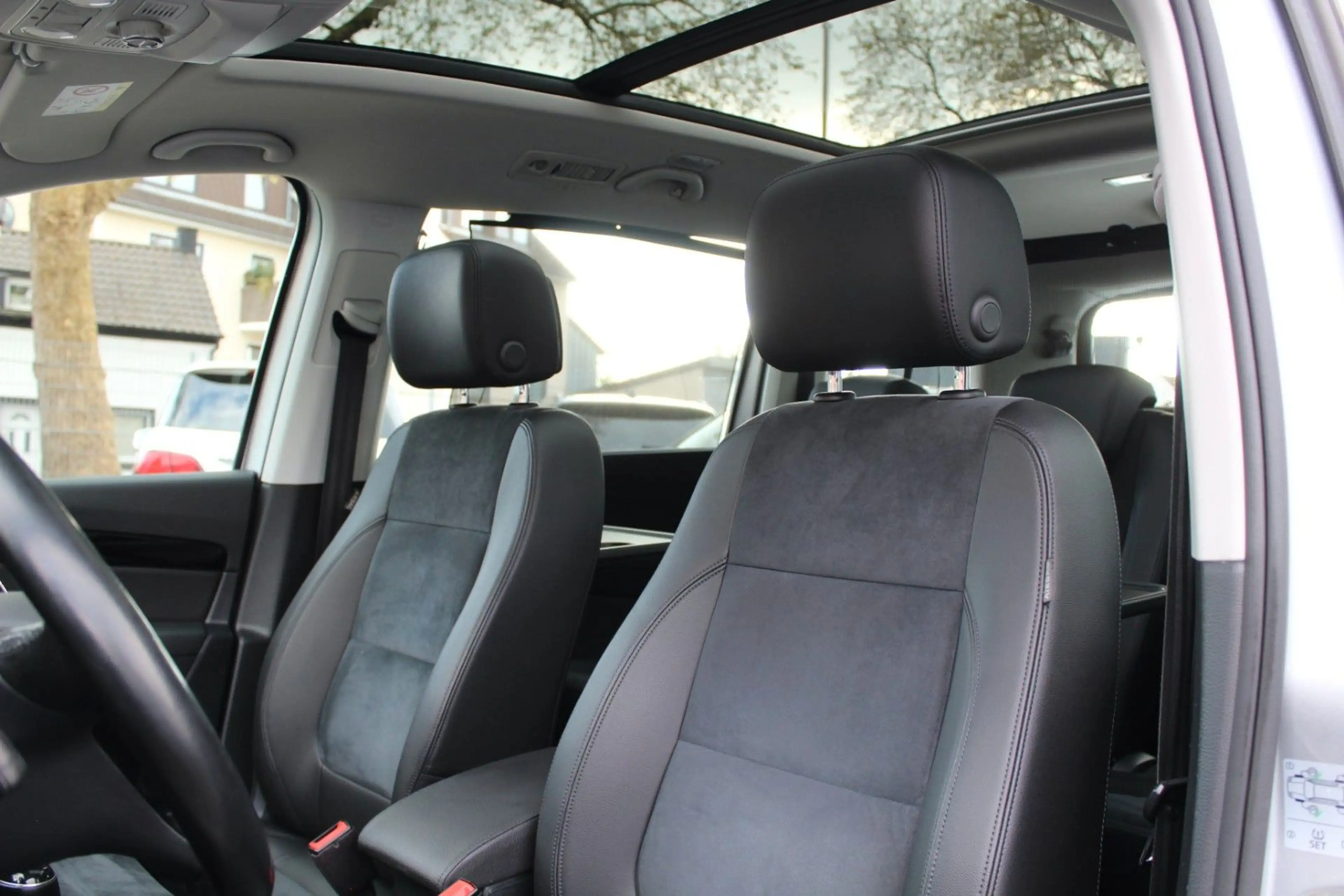 Volkswagen Sharan HIGHLINE 1.Hd! 4MOTION 7Sitz KAM PANO ACC — photo 26