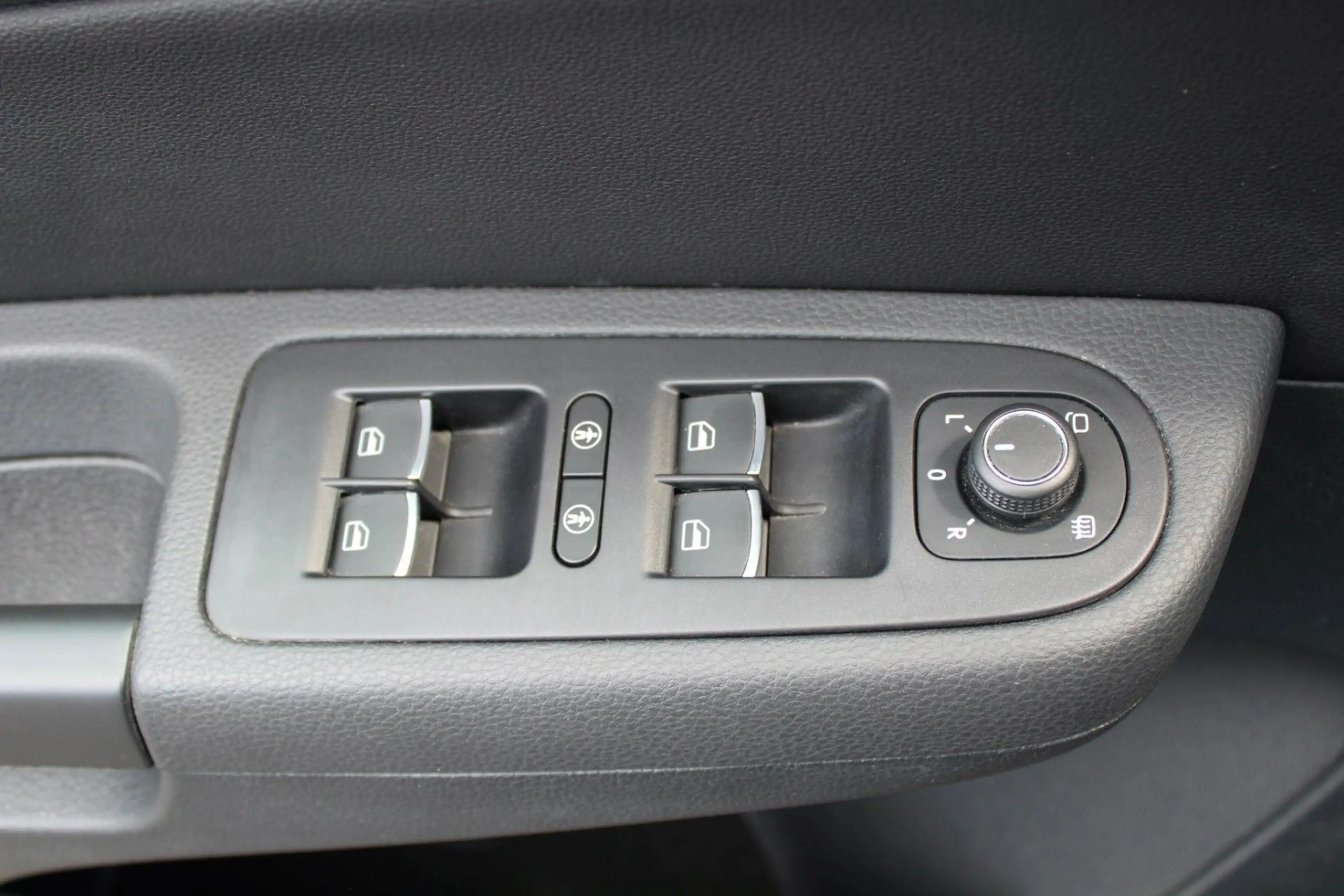 Volkswagen Sharan HIGHLINE 1.Hd! 4MOTION 7Sitz KAM PANO ACC — photo 38