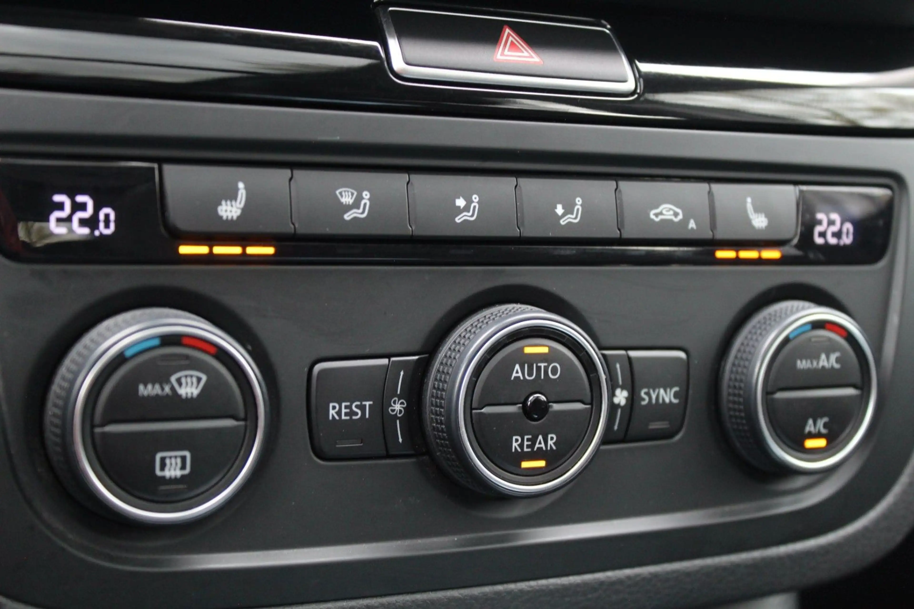 Volkswagen Sharan HIGHLINE 1.Hd! 4MOTION 7Sitz KAM PANO ACC — photo 36