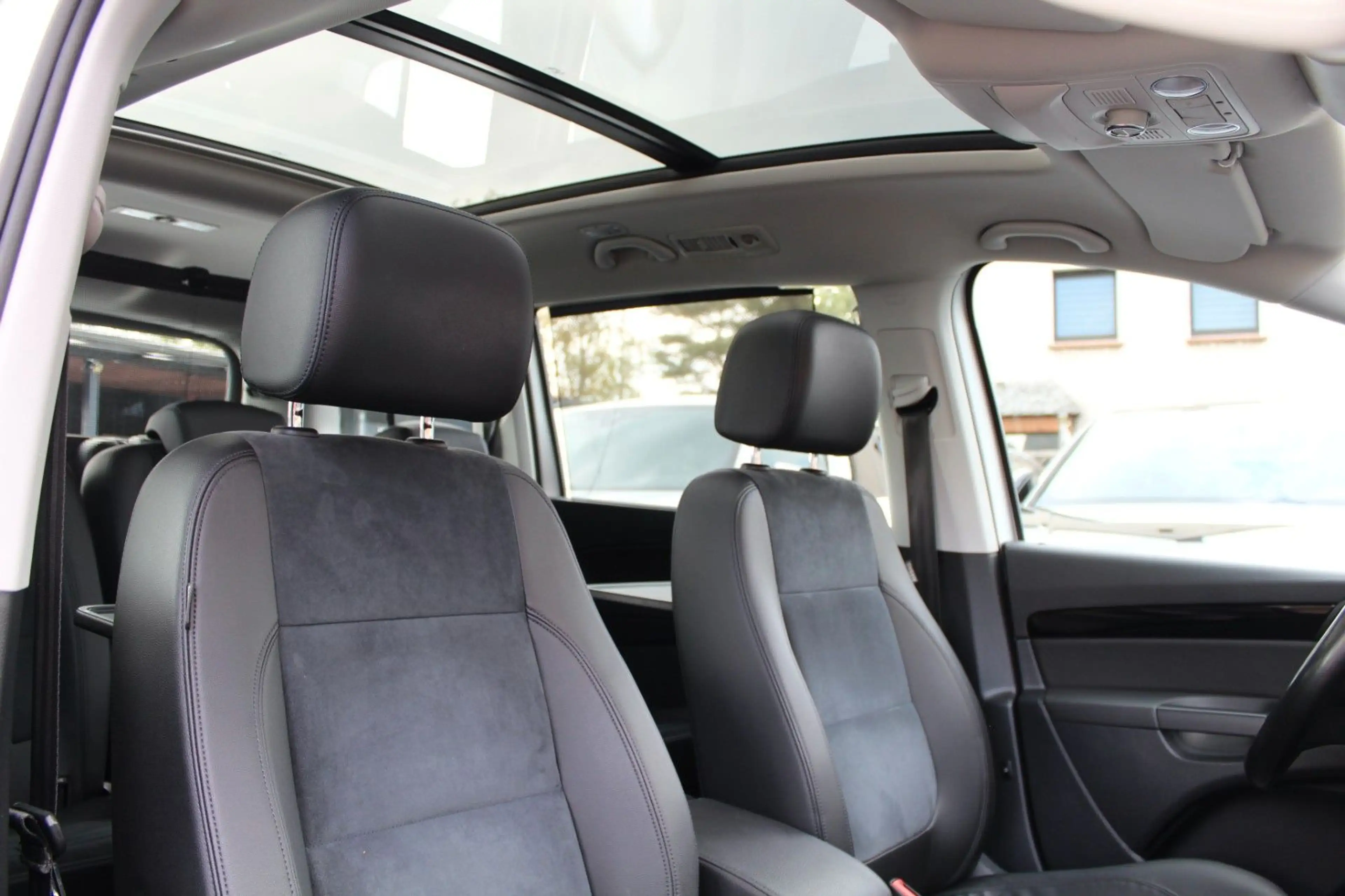 Volkswagen Sharan HIGHLINE 1.Hd! 4MOTION 7Sitz KAM PANO ACC — photo 27